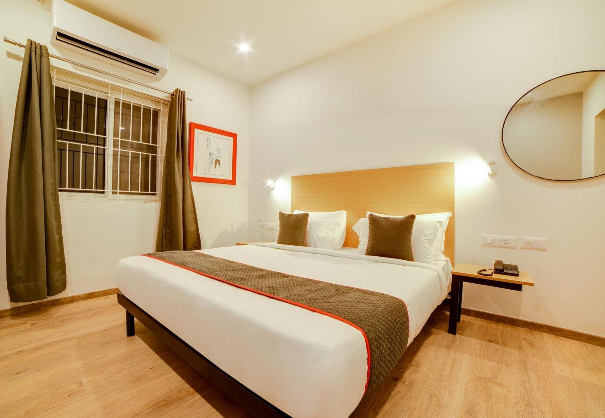 Hotel Super Townhouse Hosur Main Road Bommanahalli Near Gopalan Innovation Mall 4*