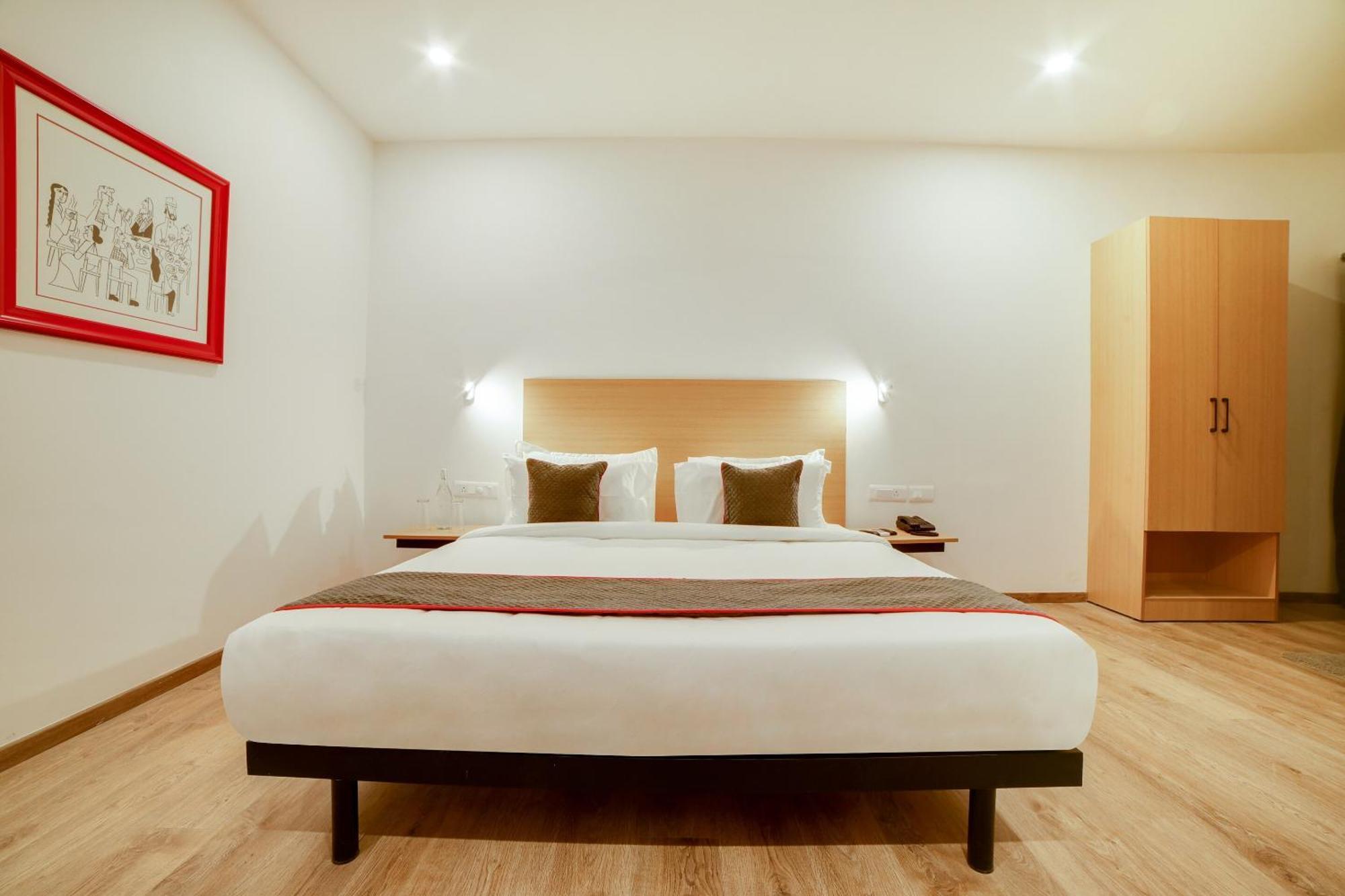 Hotel Super Townhouse Hosur Main Road Bommanahalli Near Gopalan Innovation Mall