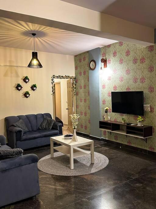 Lasa Penthouse - Vacation Or Workation 2bhk Flat