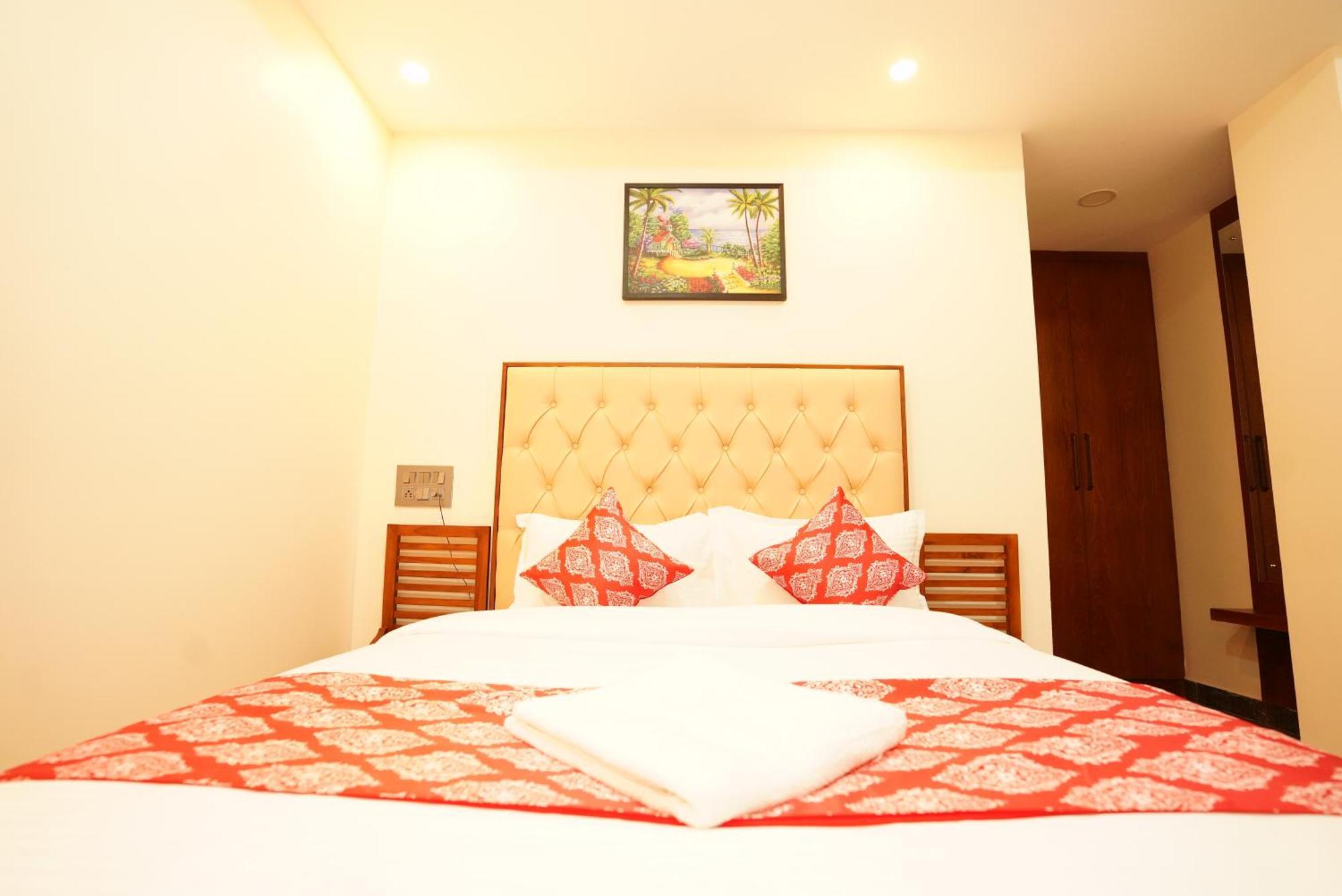 Saavees Residency 3*