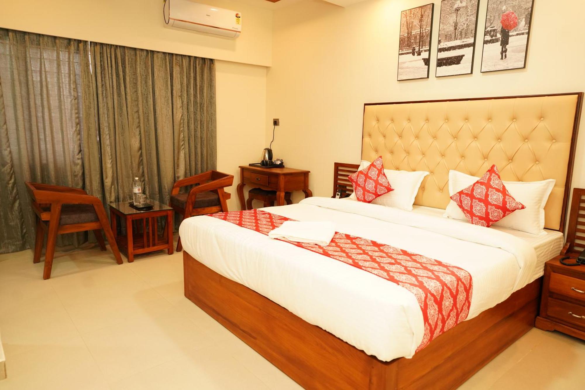 Saavees Residency Hotel Bangalore