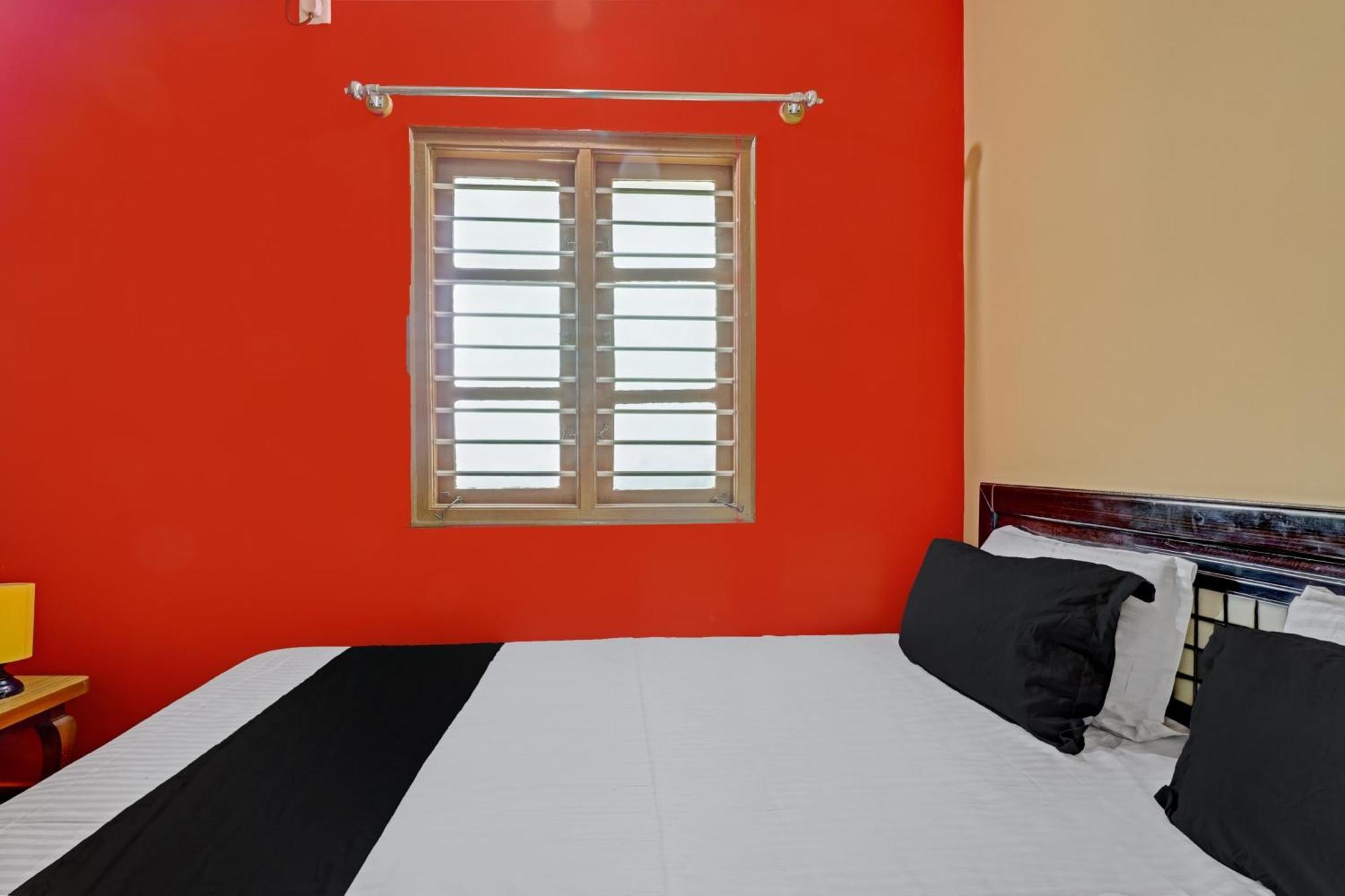 Hotel Collection O Waiterly Boarding & Bangalore