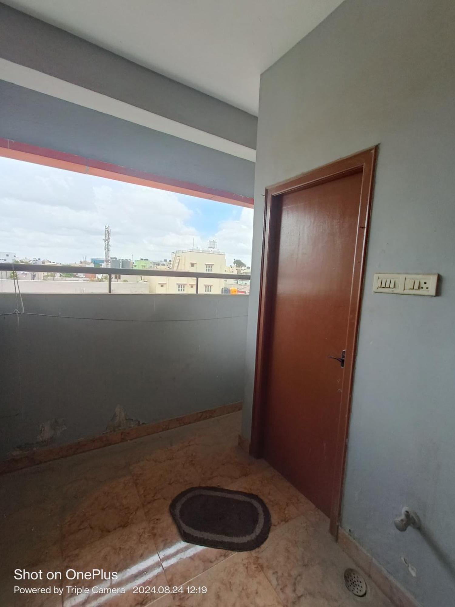 One In A Two Bhk With Kitchen Wifi And Washing Machine Apartment Bangalore