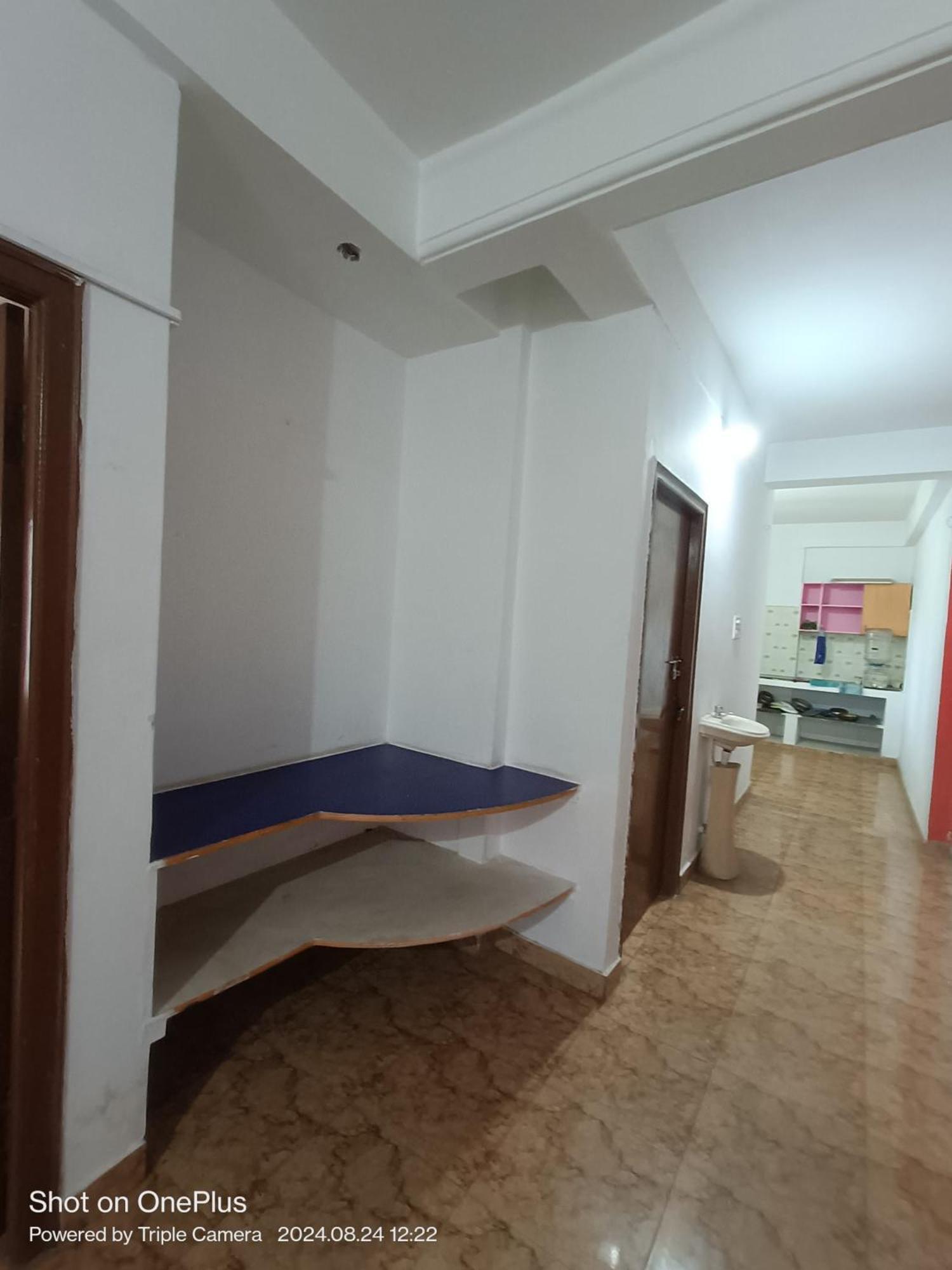 One In A Two Bhk With Kitchen Wifi And Washing Machine
