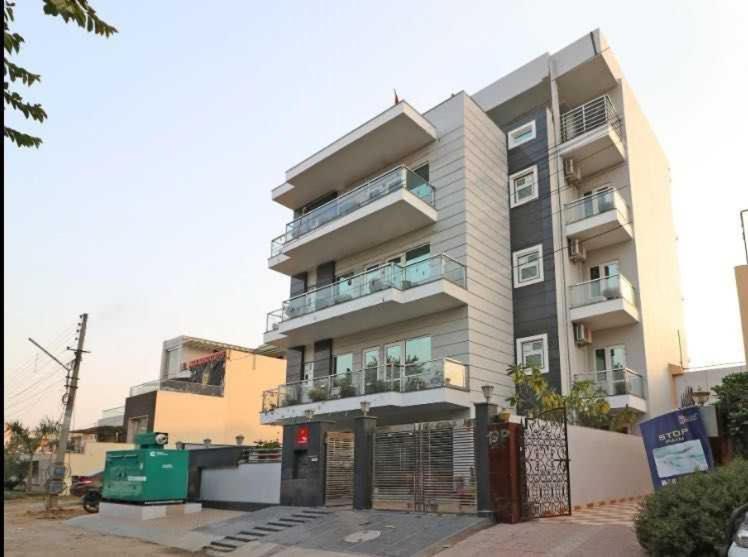 O V R Residency Near Sri Amruth Chithra Mandira Hotel 4*