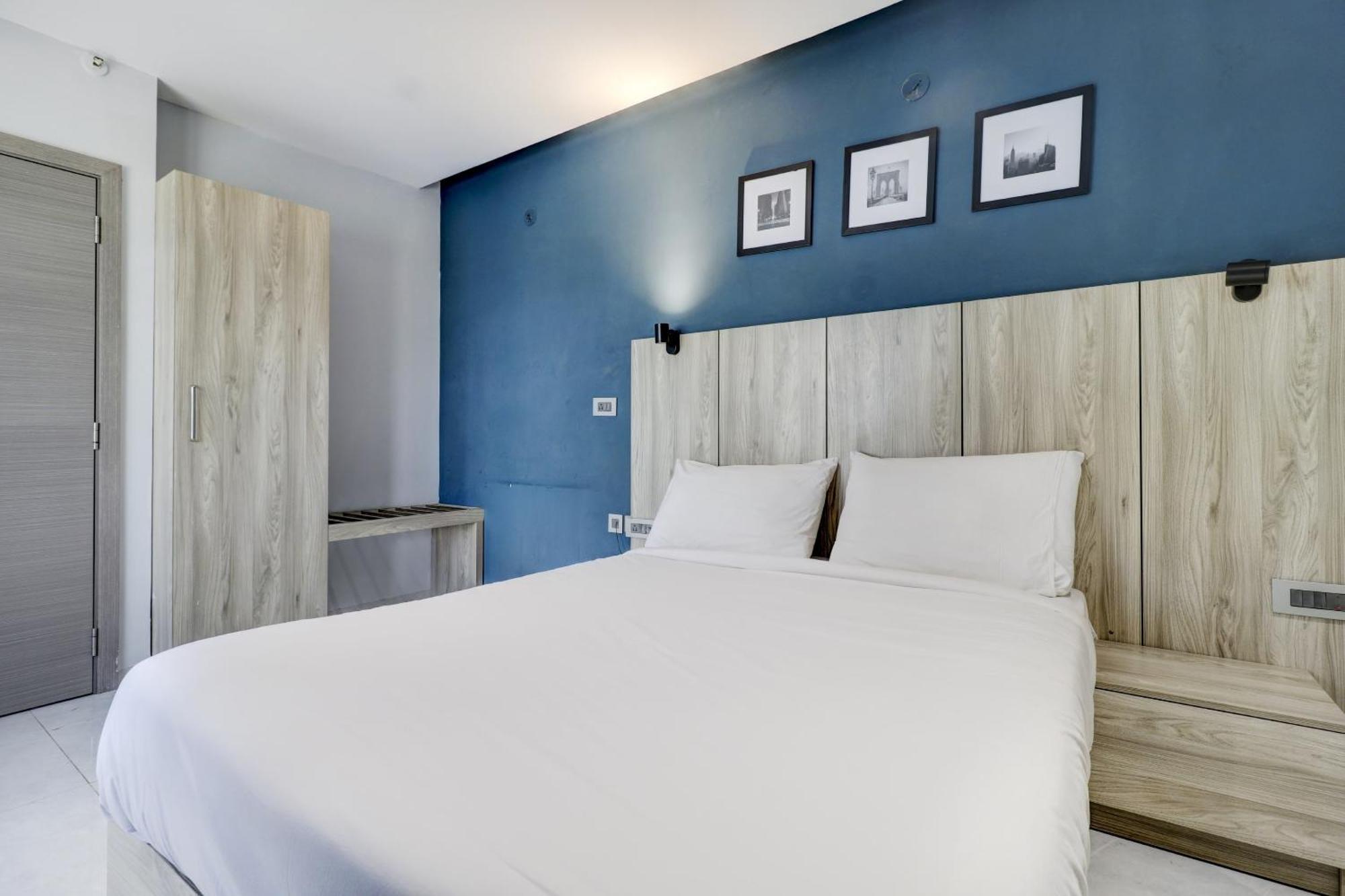 Sleek Townhouse Galexia And