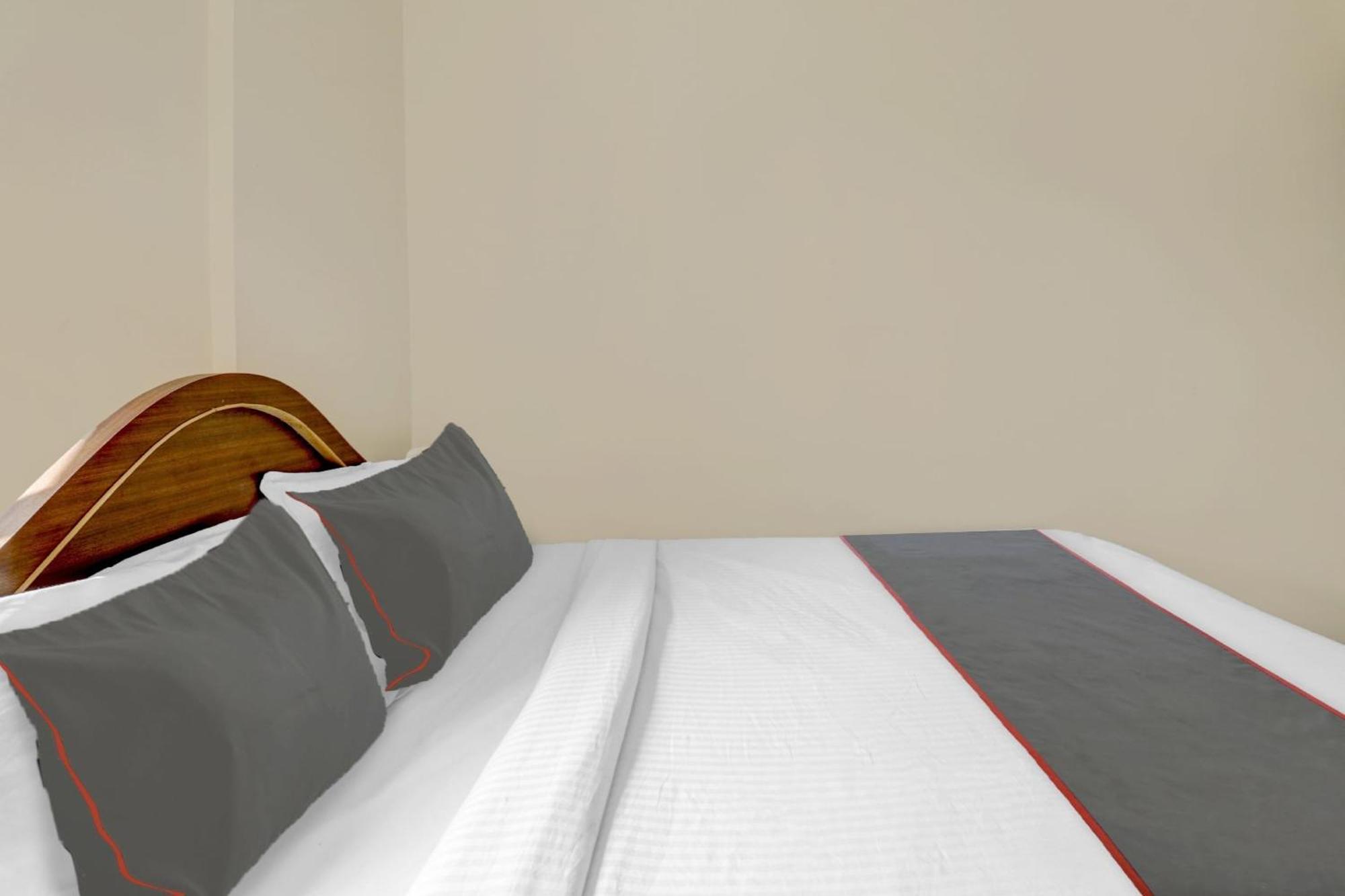 Hotel O Canton Bangalore