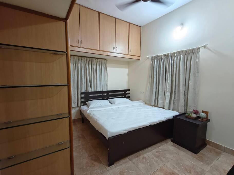 Apartment Cozy 80ft Rd Indiranagar 2bhk 2bth Bangalore