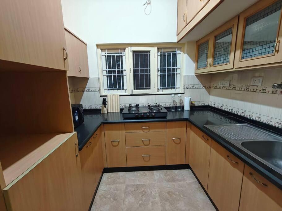 Cozy 80ft Rd Indiranagar 2bhk 2bth