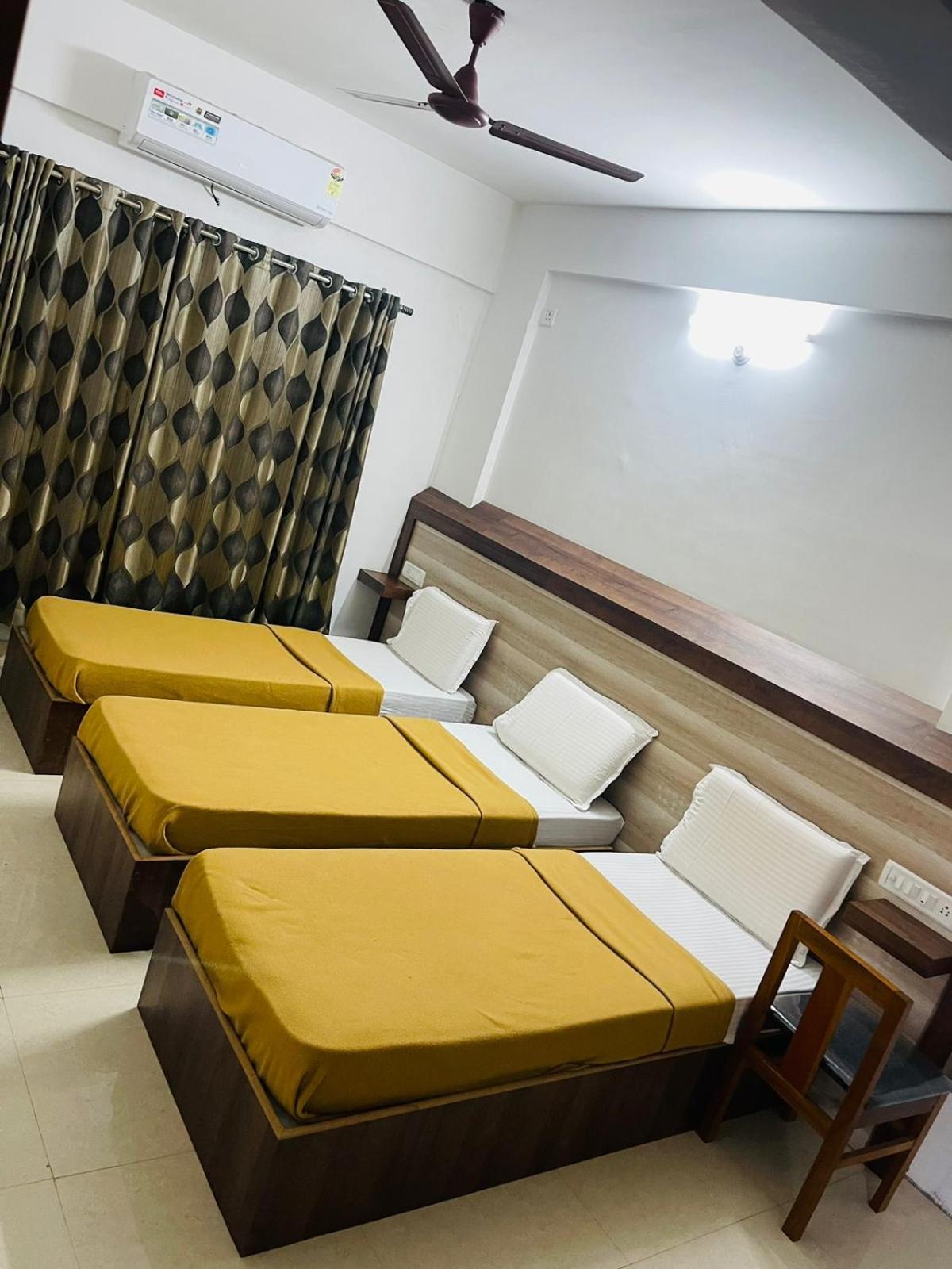 Hotel B Six