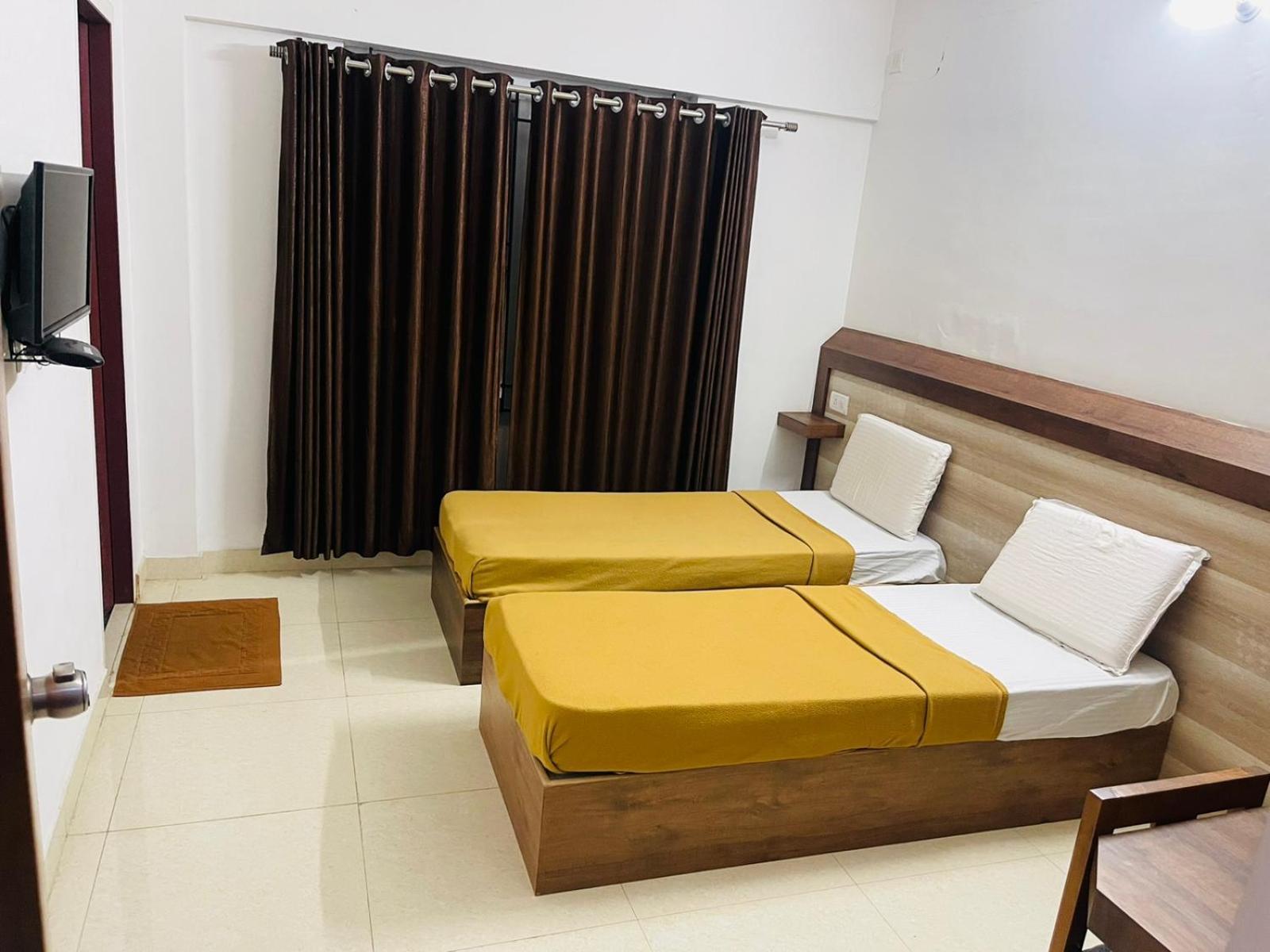 B Six 3* Bangalore