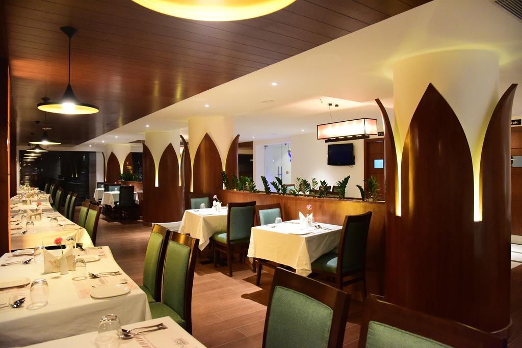 Hotel The Royal Comfort Bangalore