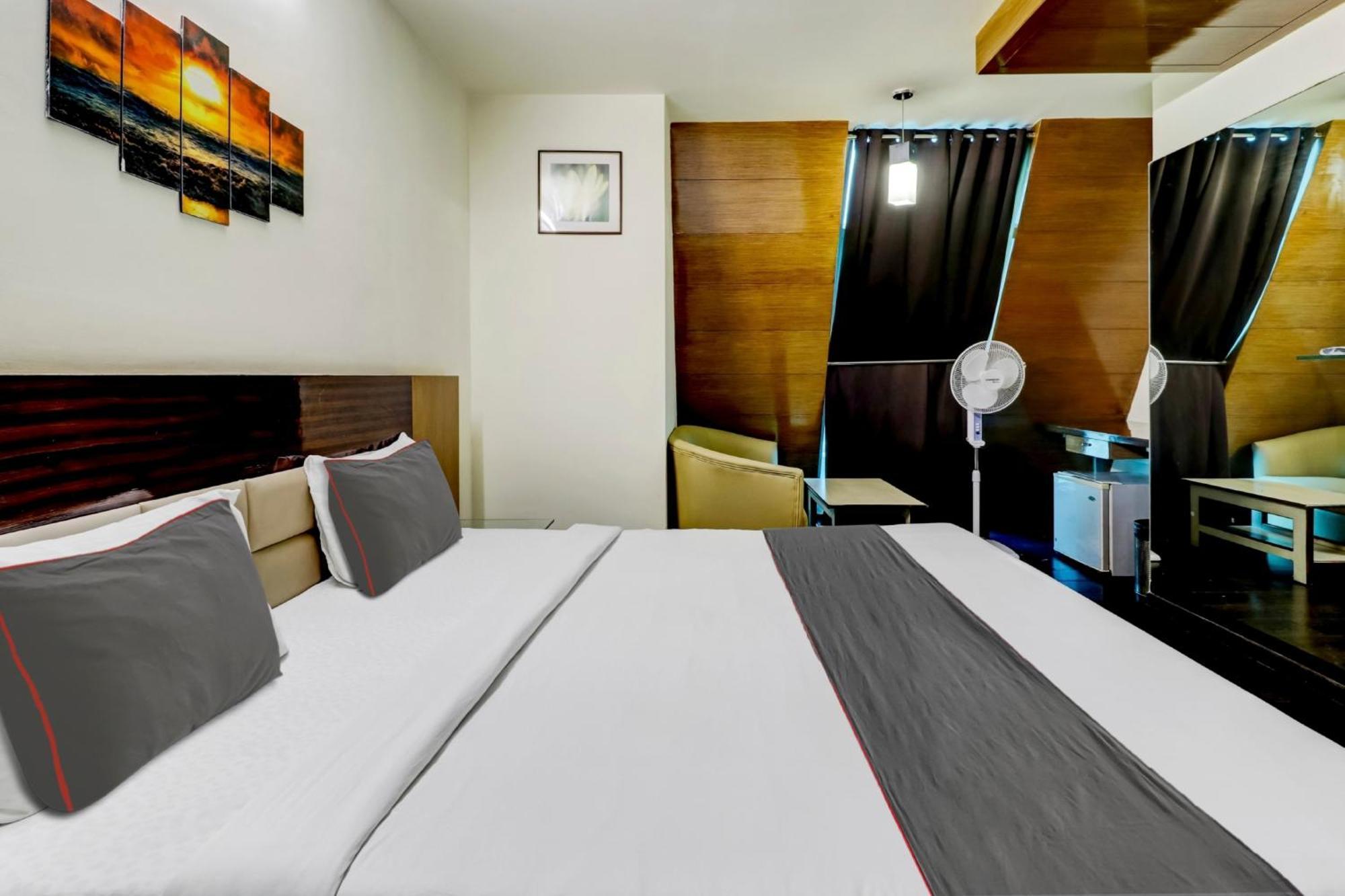 Collection O Madhura Residency Hotel