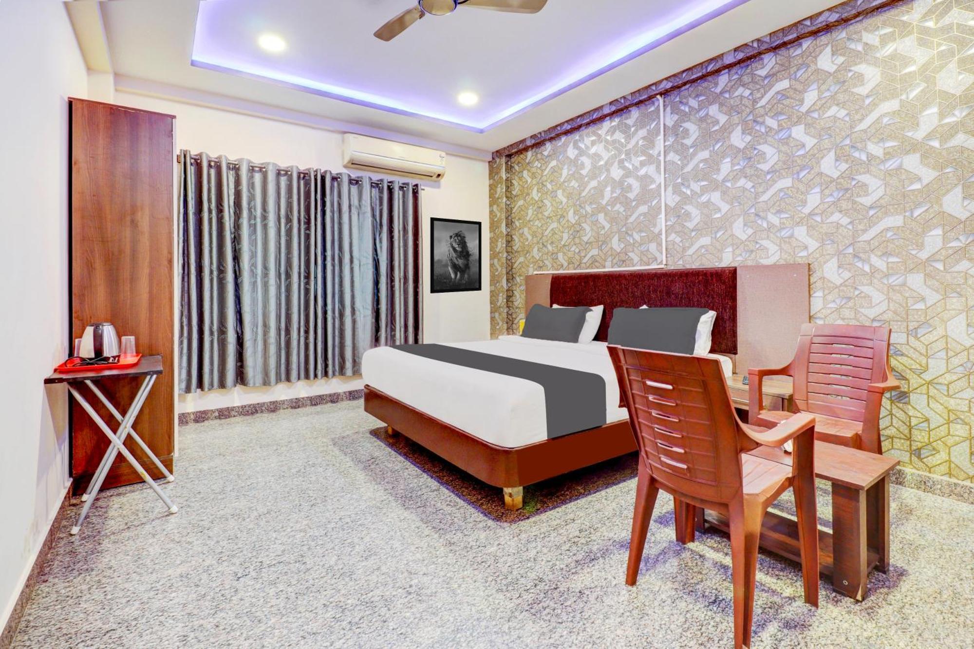 Hotel Oyo Lee Paradise Bangalore
