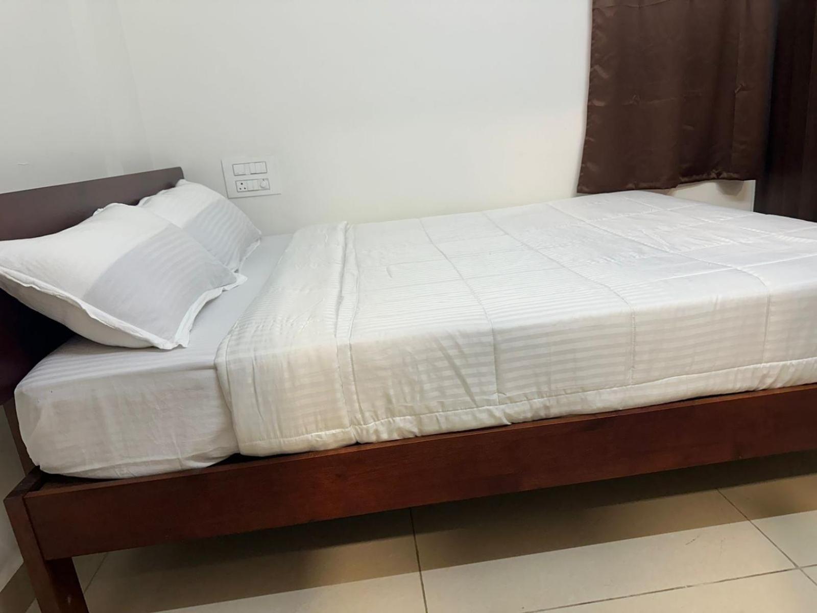 Room2go Apartment *