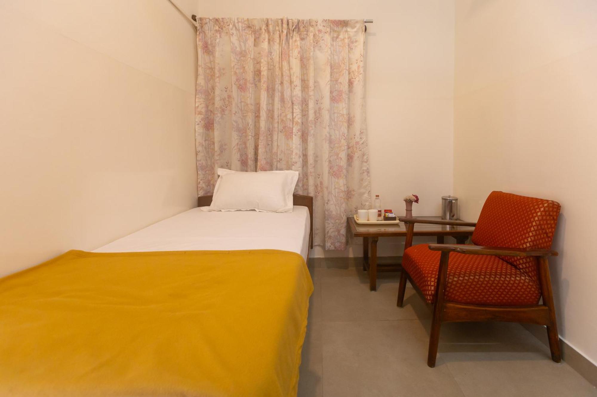 Sri Ramakrishna 4*