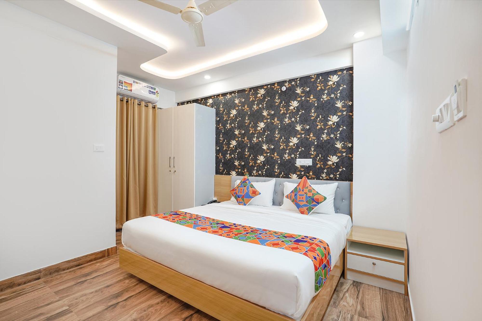 Fabhotel Redmoon 3*