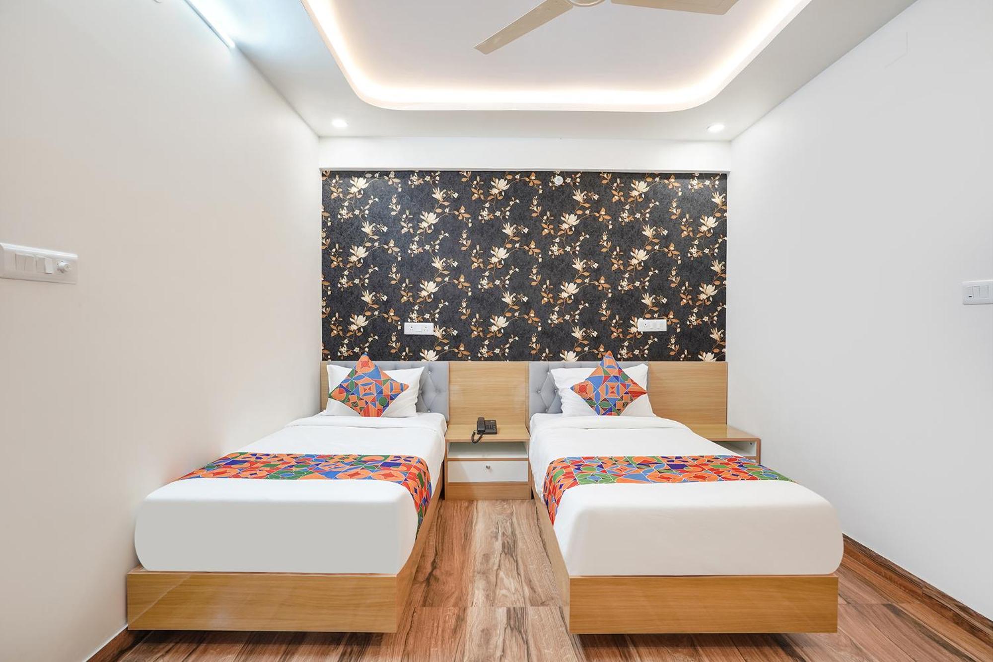 Hotel Fabhotel Redmoon