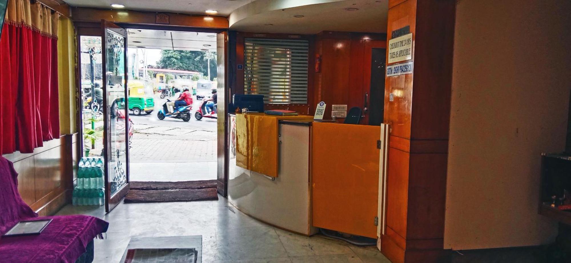 Sri Sai Comforts Near Majestic Railway Station Hotel Bangalore