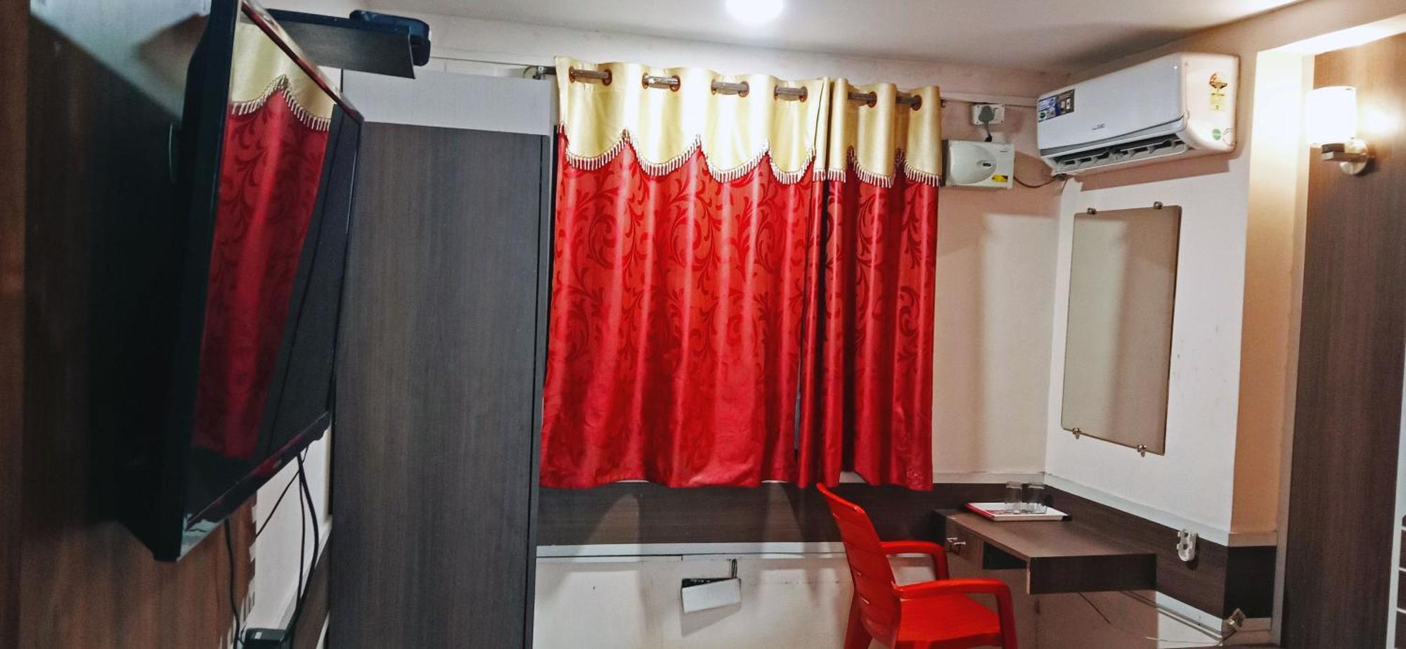 Sri Sai Comforts Near Majestic Railway Station Hotel Bangalore