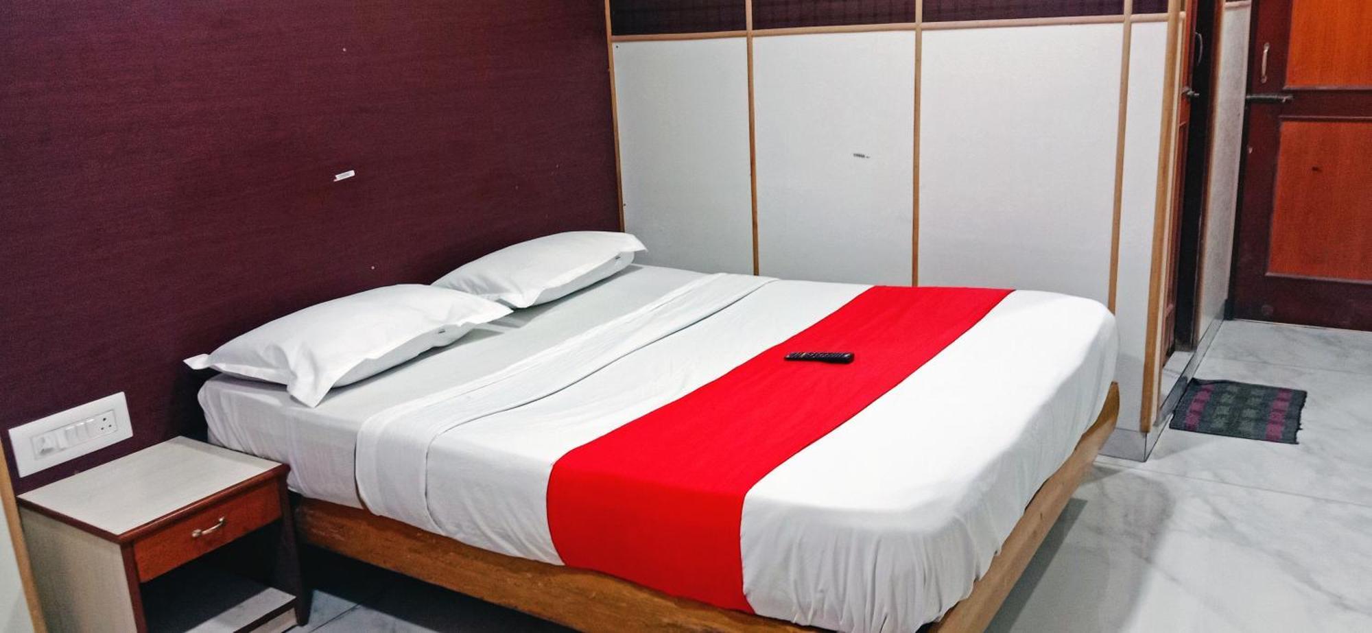 Hotel Sri Sai Comforts Near Majestic Railway Station
