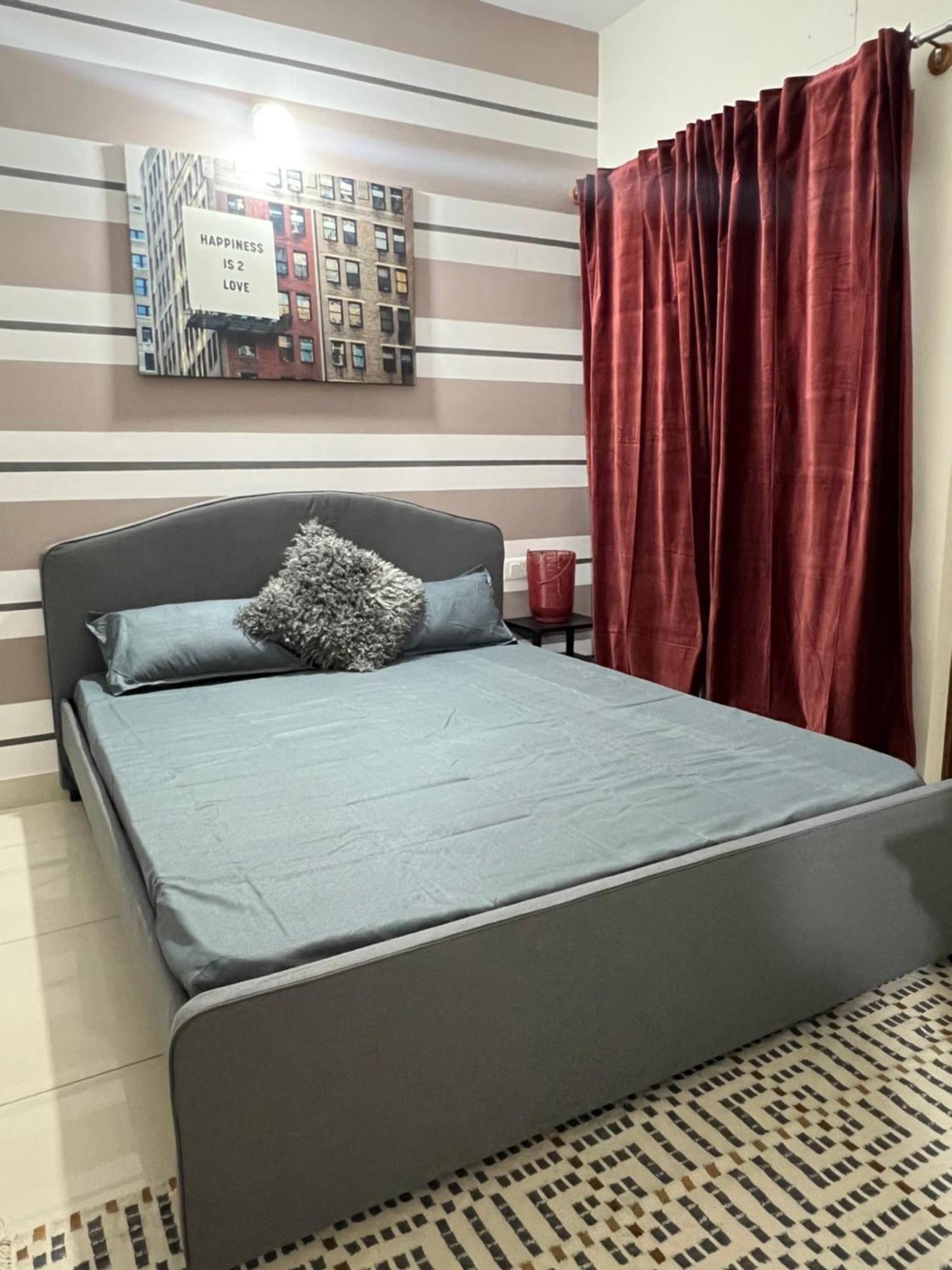 Pool View 2bhk Near Airport Apartment