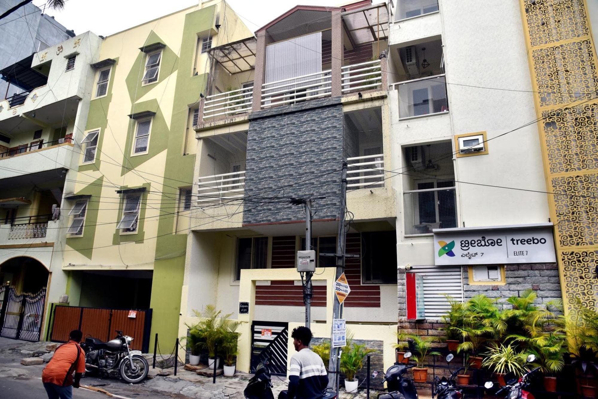 Elite 4 Koramangala Hotel