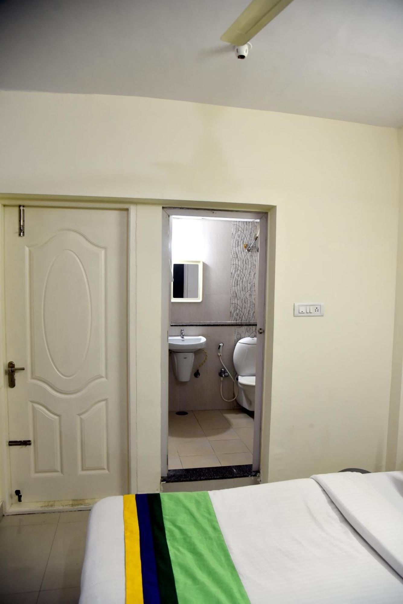 Elite 4 Koramangala Hotel
