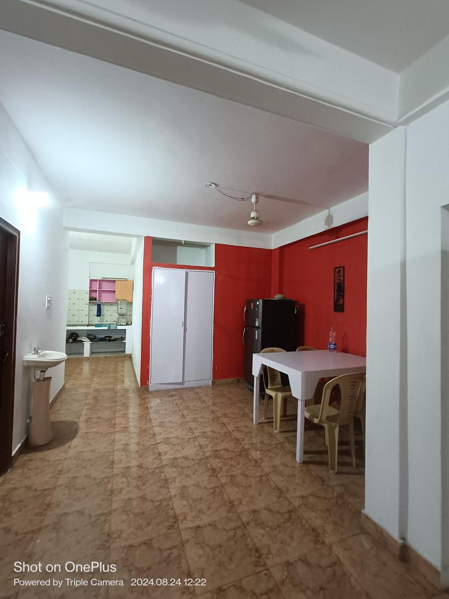 One In A Two Bhk -with Wifi, Kitchen & Washing Machine Apartment *