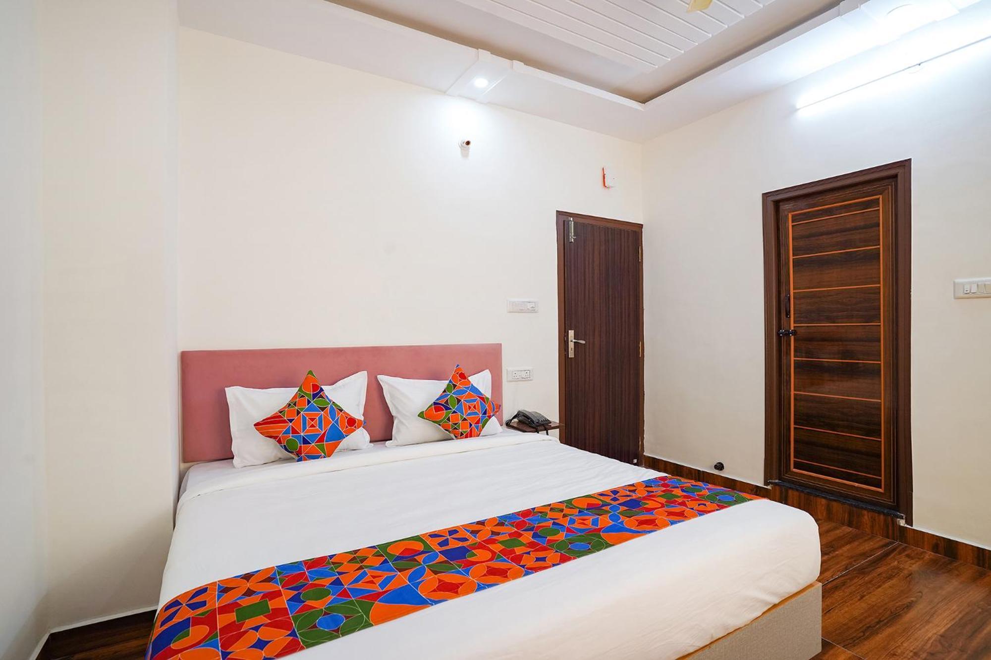 Hotel Fabhotel Hsr Gateway