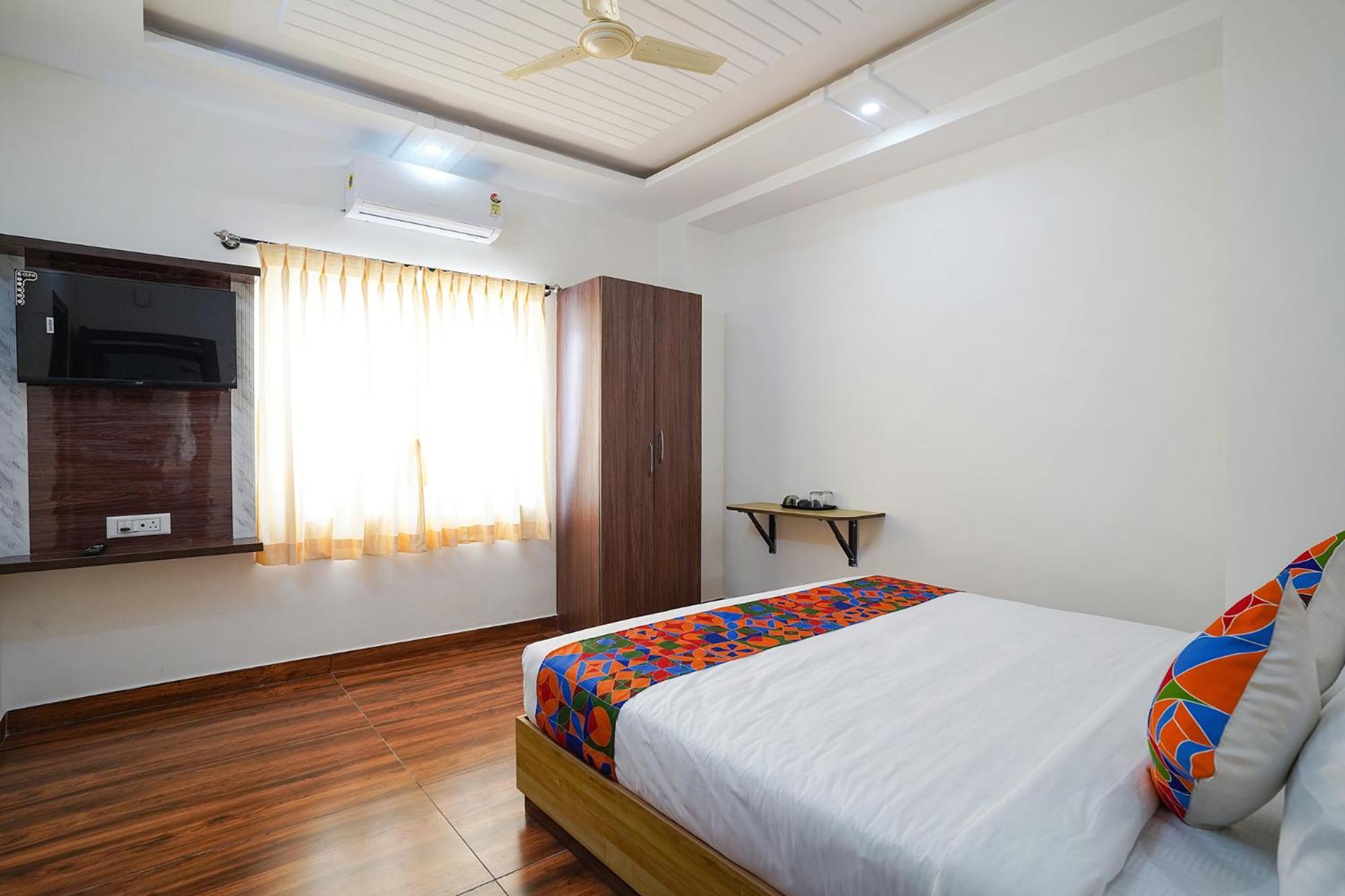 Fabhotel Hsr Gateway Hotel 3*