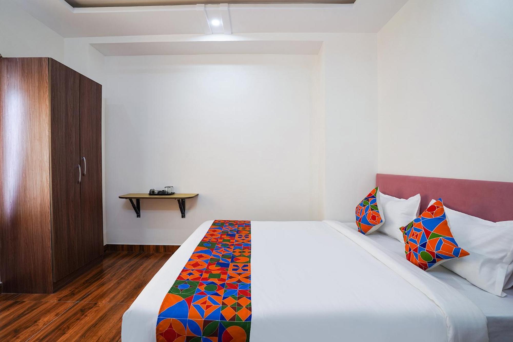 Fabhotel Hsr Gateway Hotel