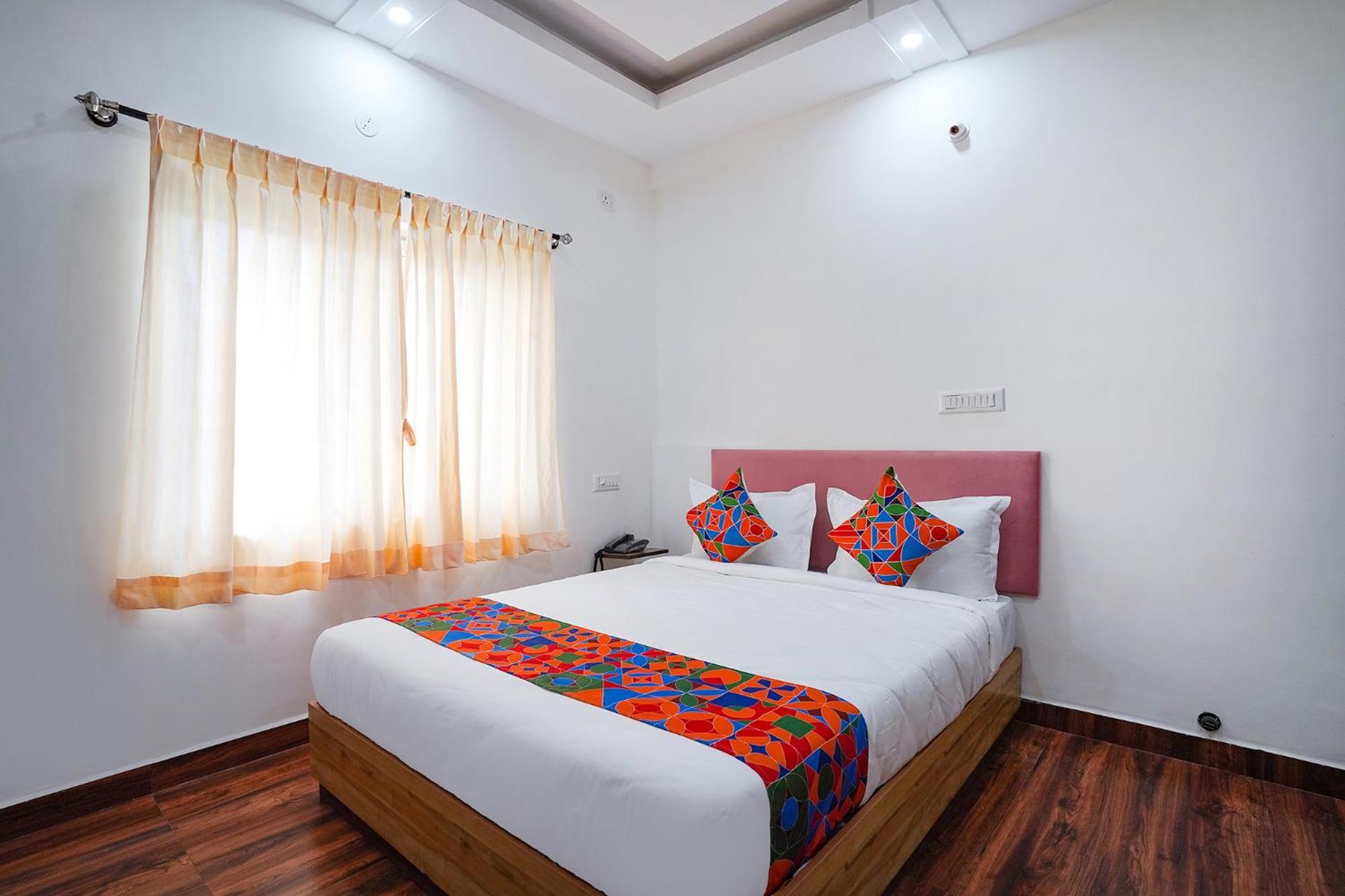 Hotel Fabhotel Hsr Gateway