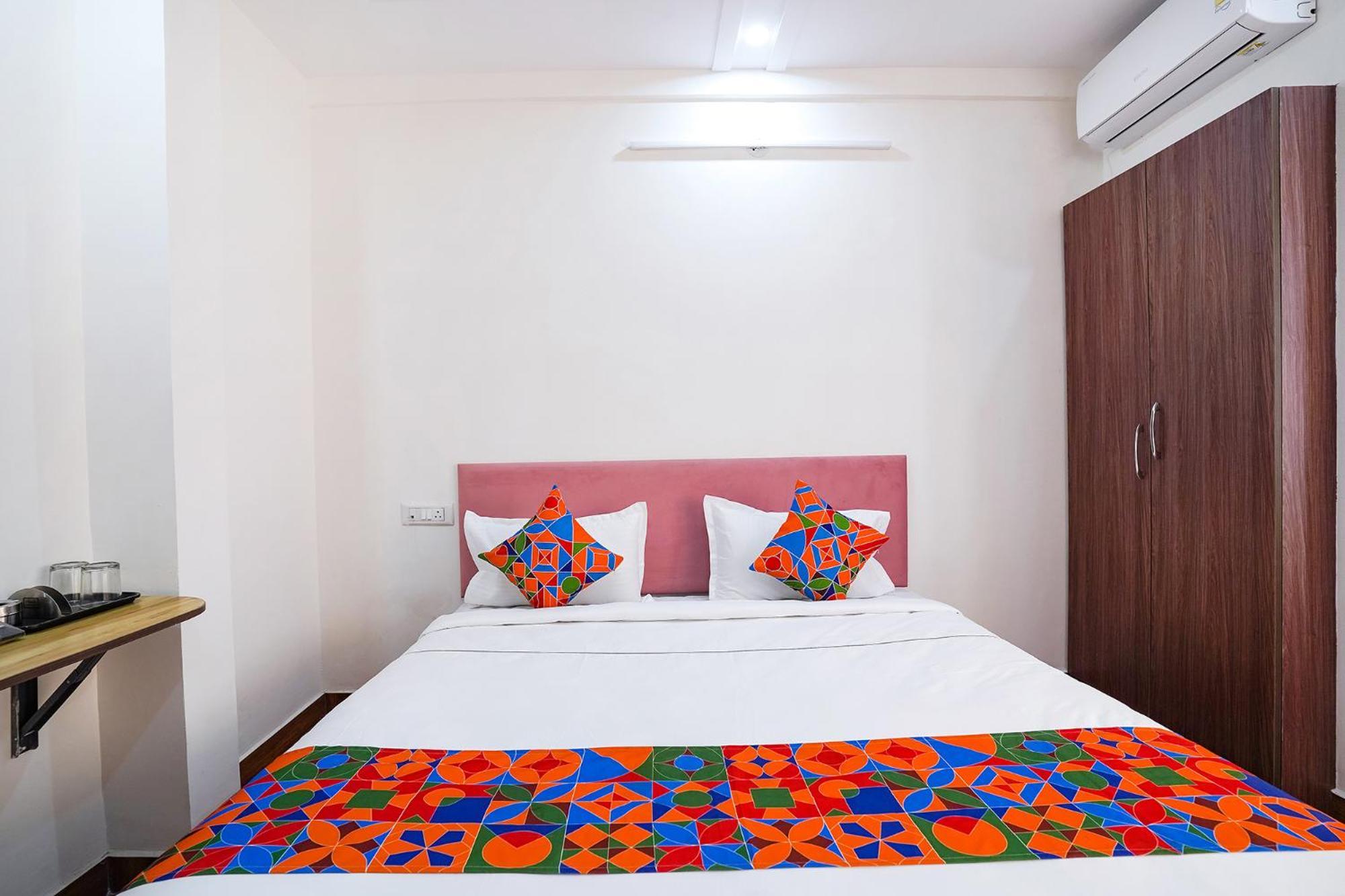 Hotel Fabhotel Hsr Gateway