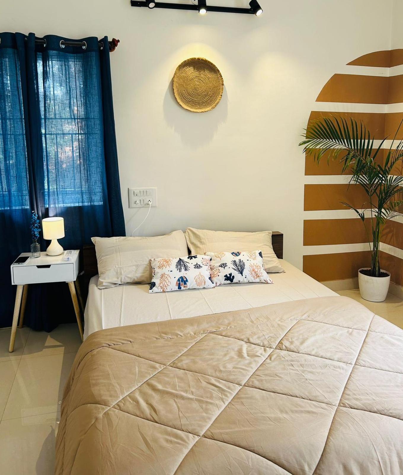 Apartment Saavn-hsr Sector 3 3 Min - Nift , 150 Mbps Wifi, Ac - Master Bedroom