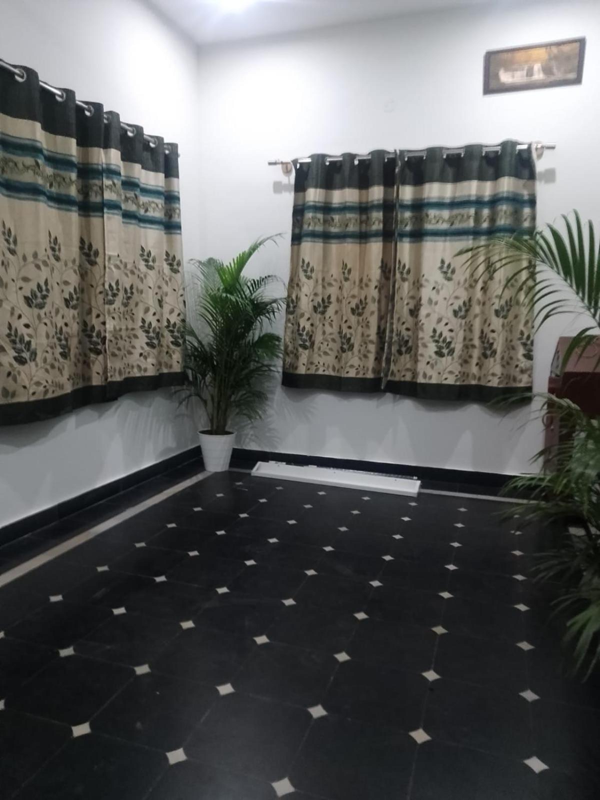 Guest house Sukruthi Nilaya