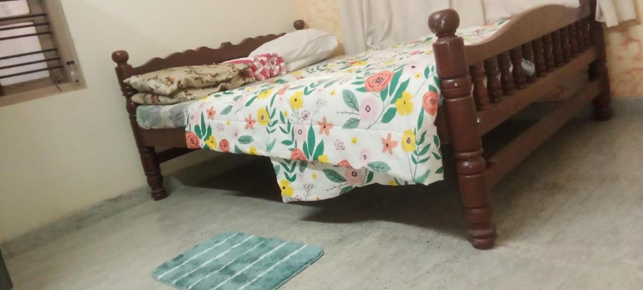 Homestay The Cave Luxe Bangalore
