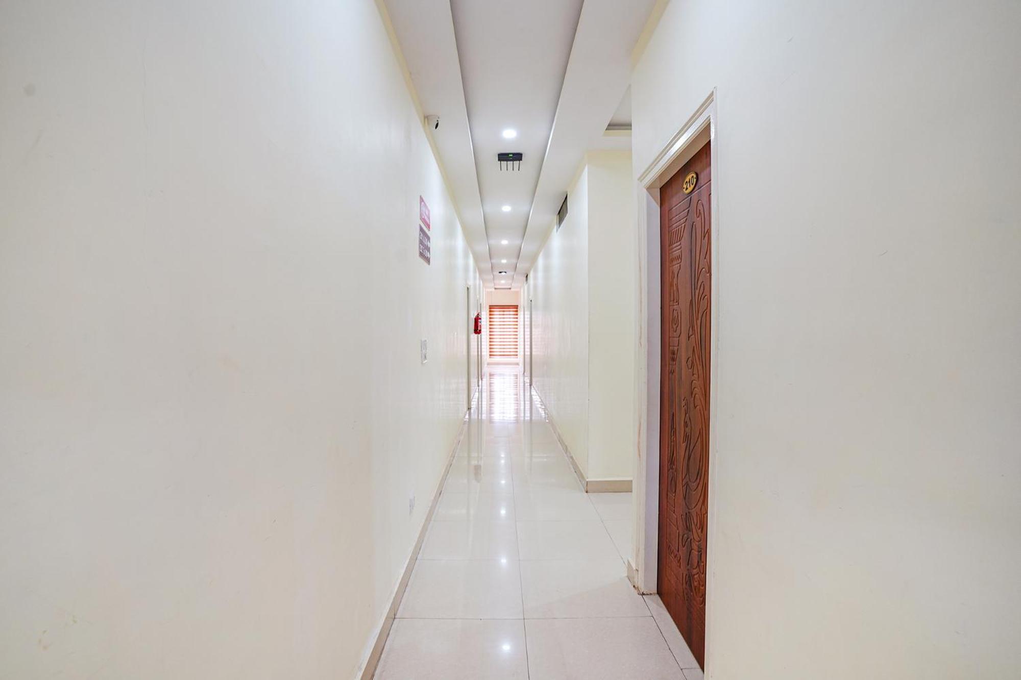 Fabhotel Partha Residency - Nr Iskcon Kr Puram 2*