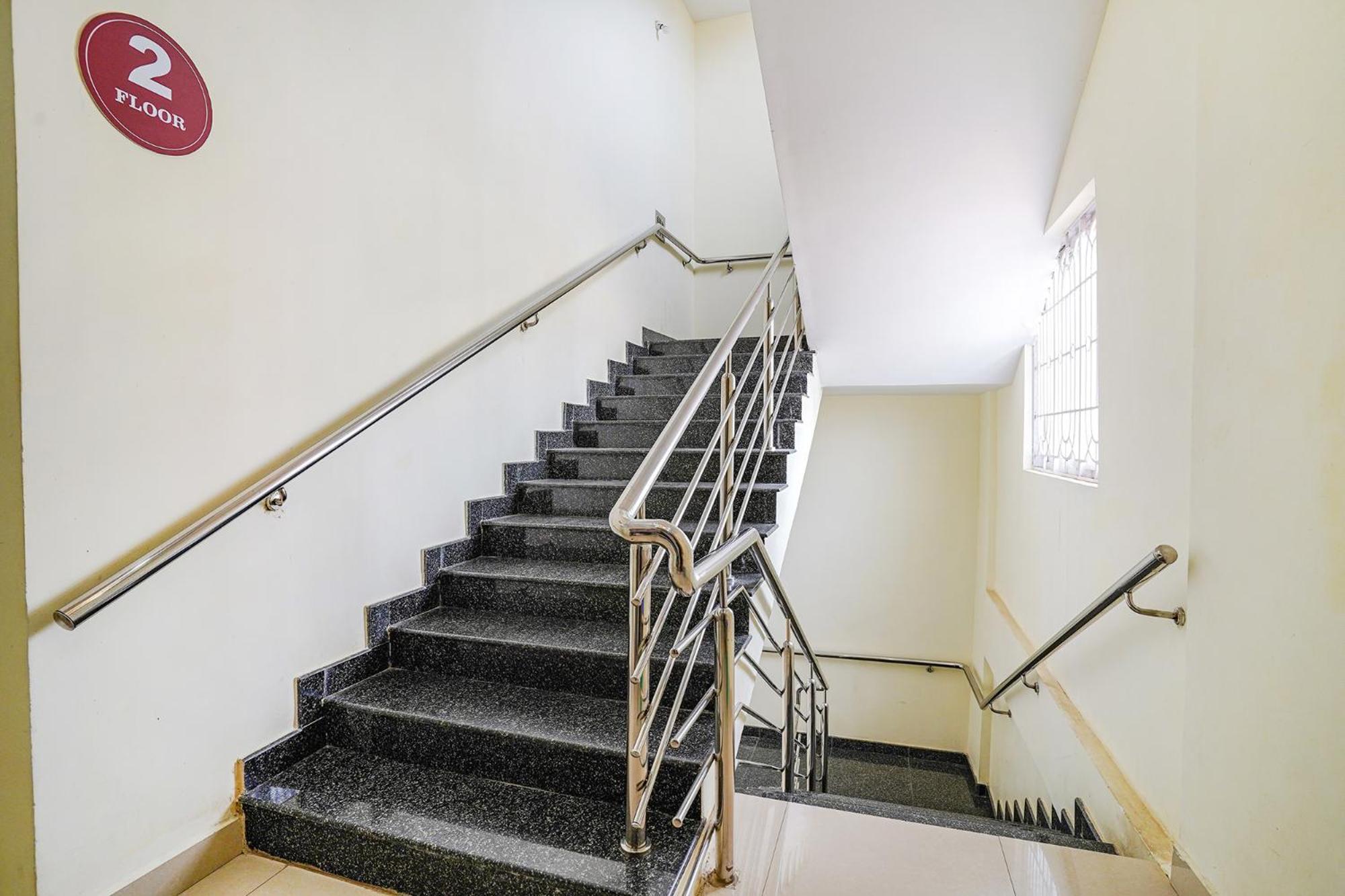 Hotel Fabhotel Partha Residency - Nr Iskcon Kr Puram 2*