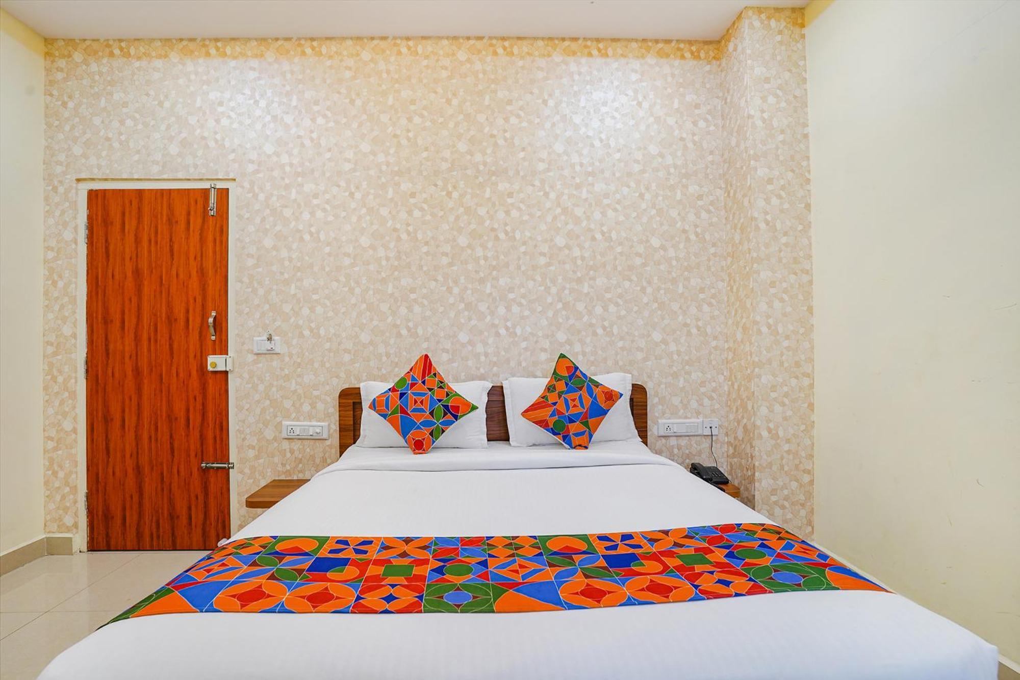 Hotel Fabhotel Partha Residency - Nr Iskcon Kr Puram