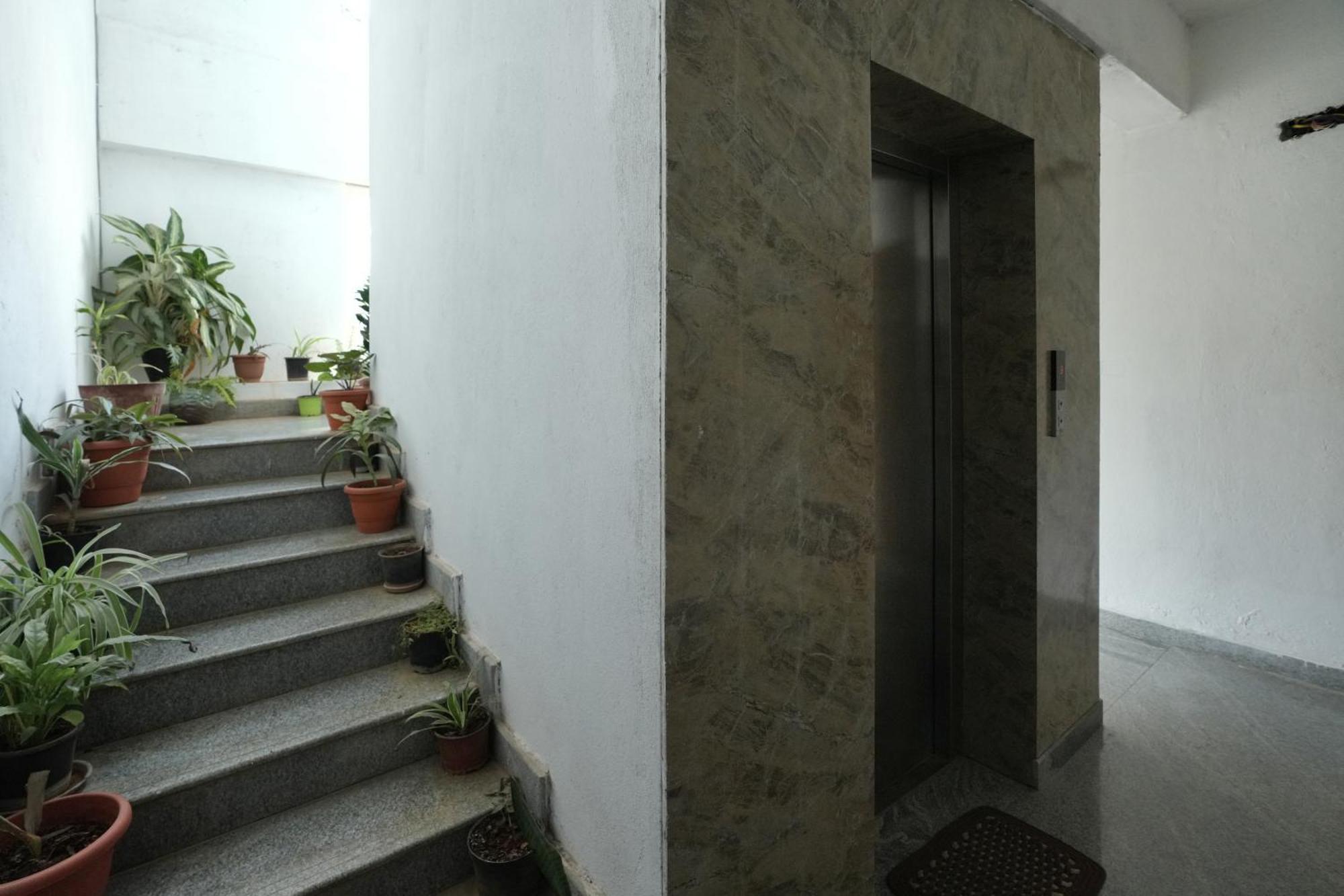 Apartment Srushti Service