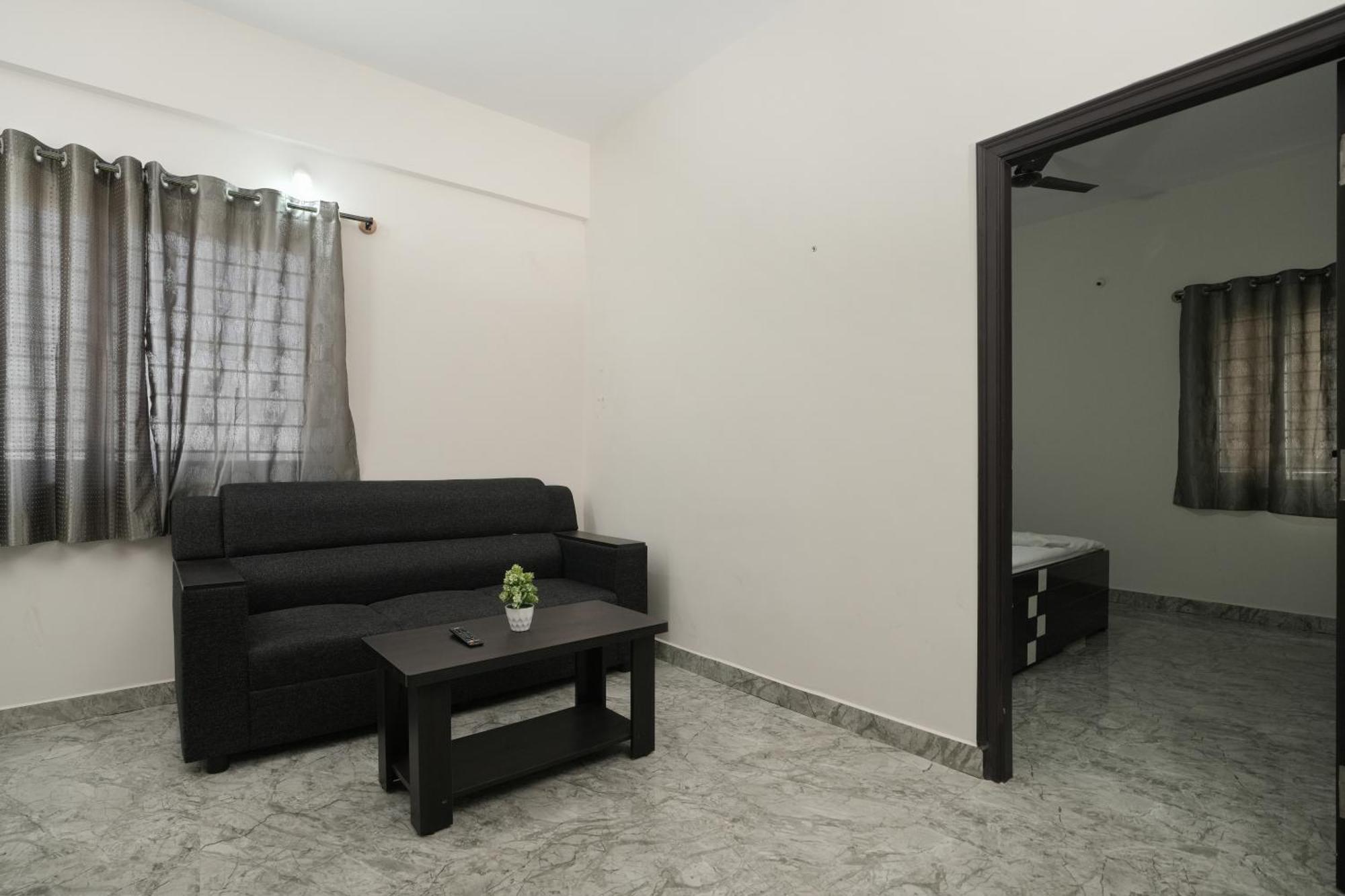 Srushti Service Apartment *