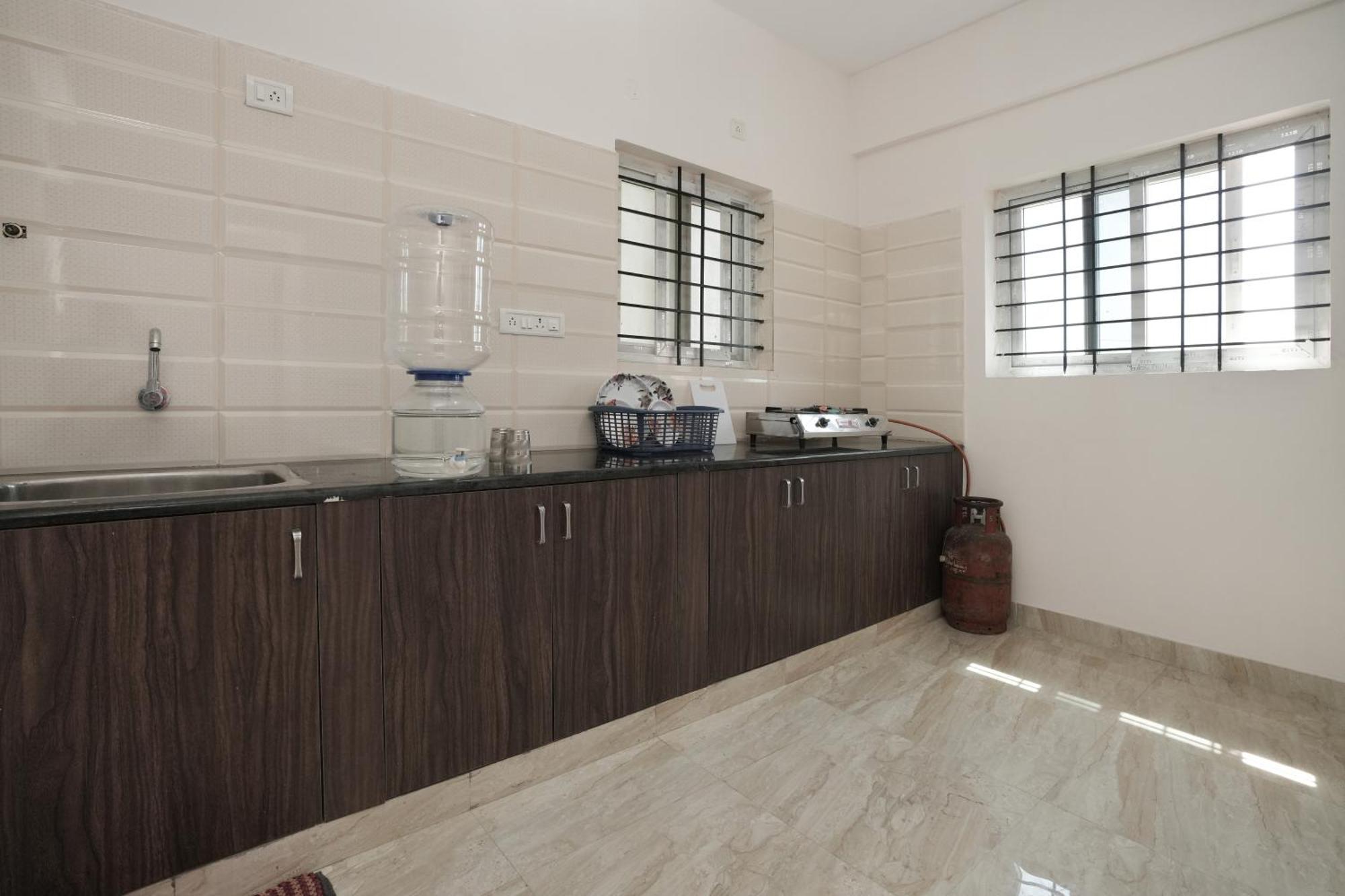 Apartment Srushti Service *