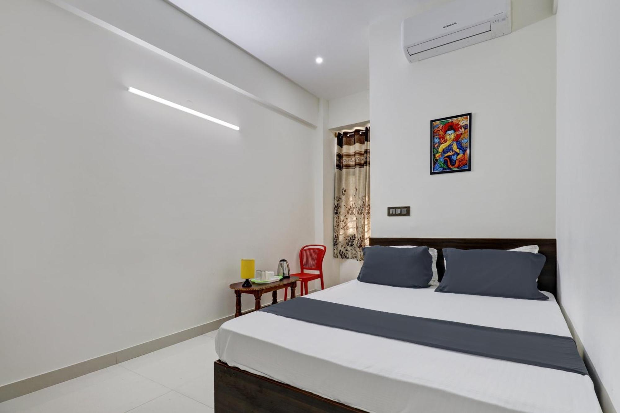 Hotel O J.k. & 4*