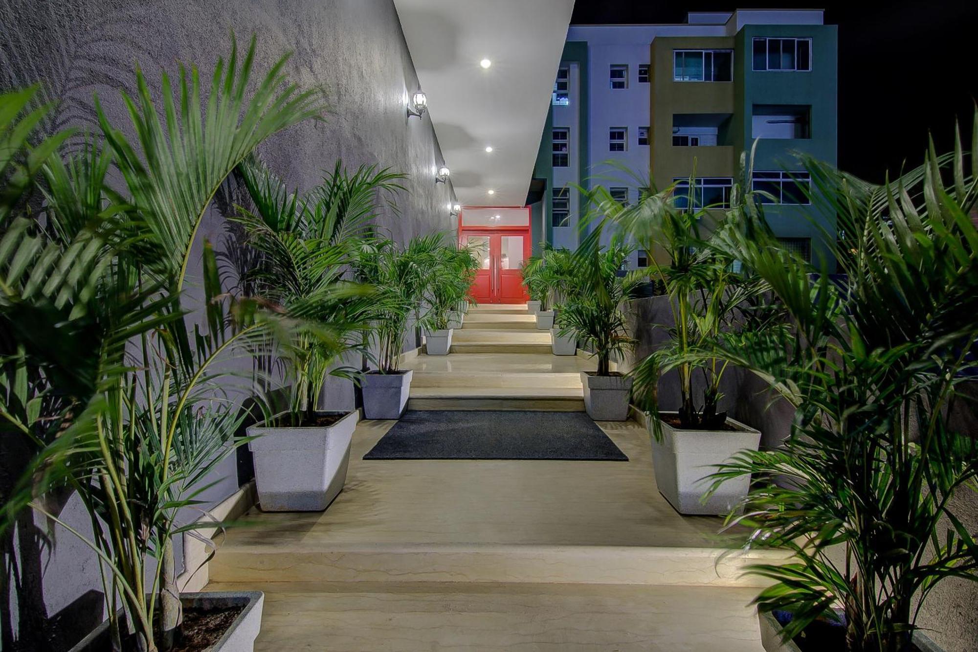 Townhouse Global Wings Near Sri Amruth Chithra Mandira Hotel