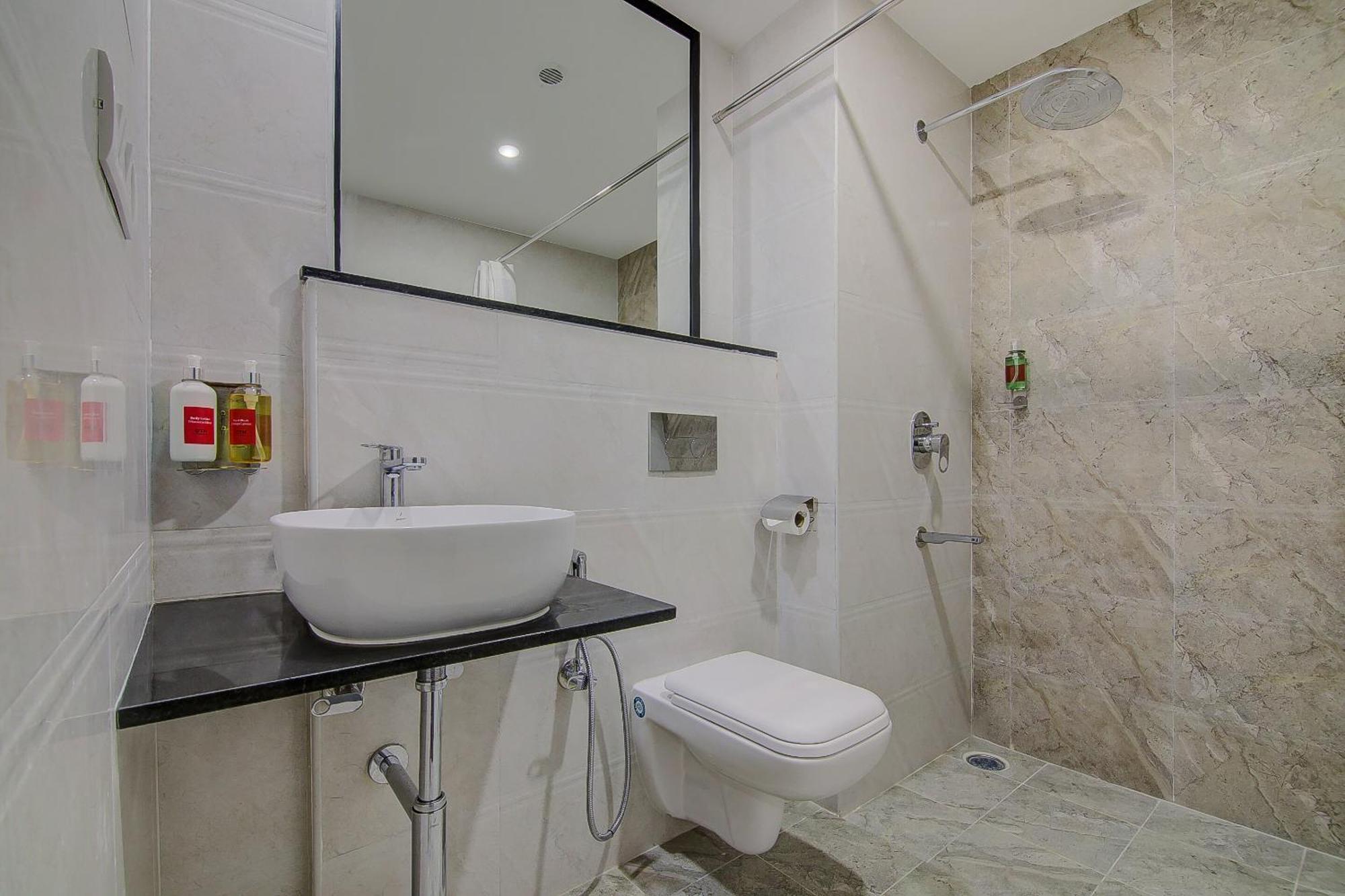 Townhouse Global Wings Near Sri Amruth Chithra Mandira Hotel Bangalore