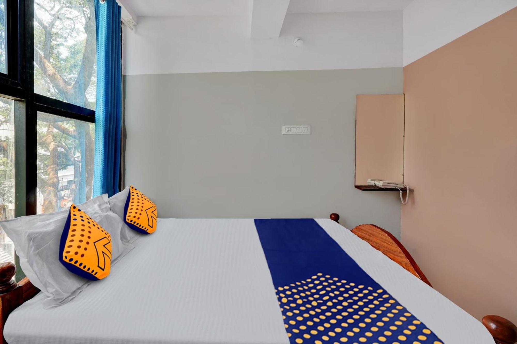 Spot On Canton And Boarding Hotel Bangalore