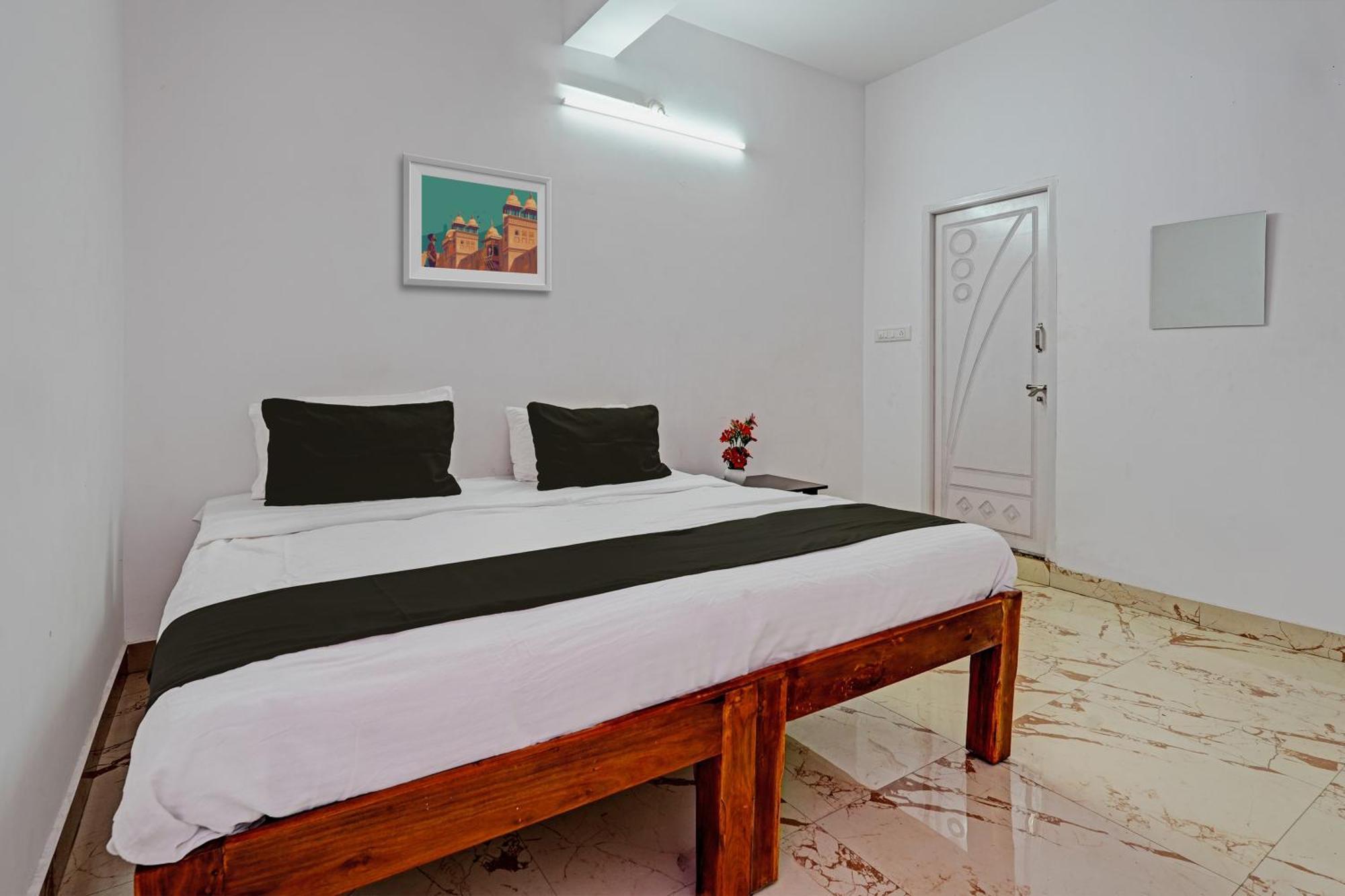 O Suparna Boarding And Lodging And Restaurant Hotel