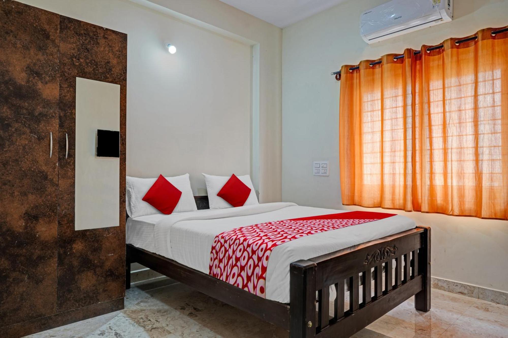 O Sri Chowdeshwari Boarding And Hotel