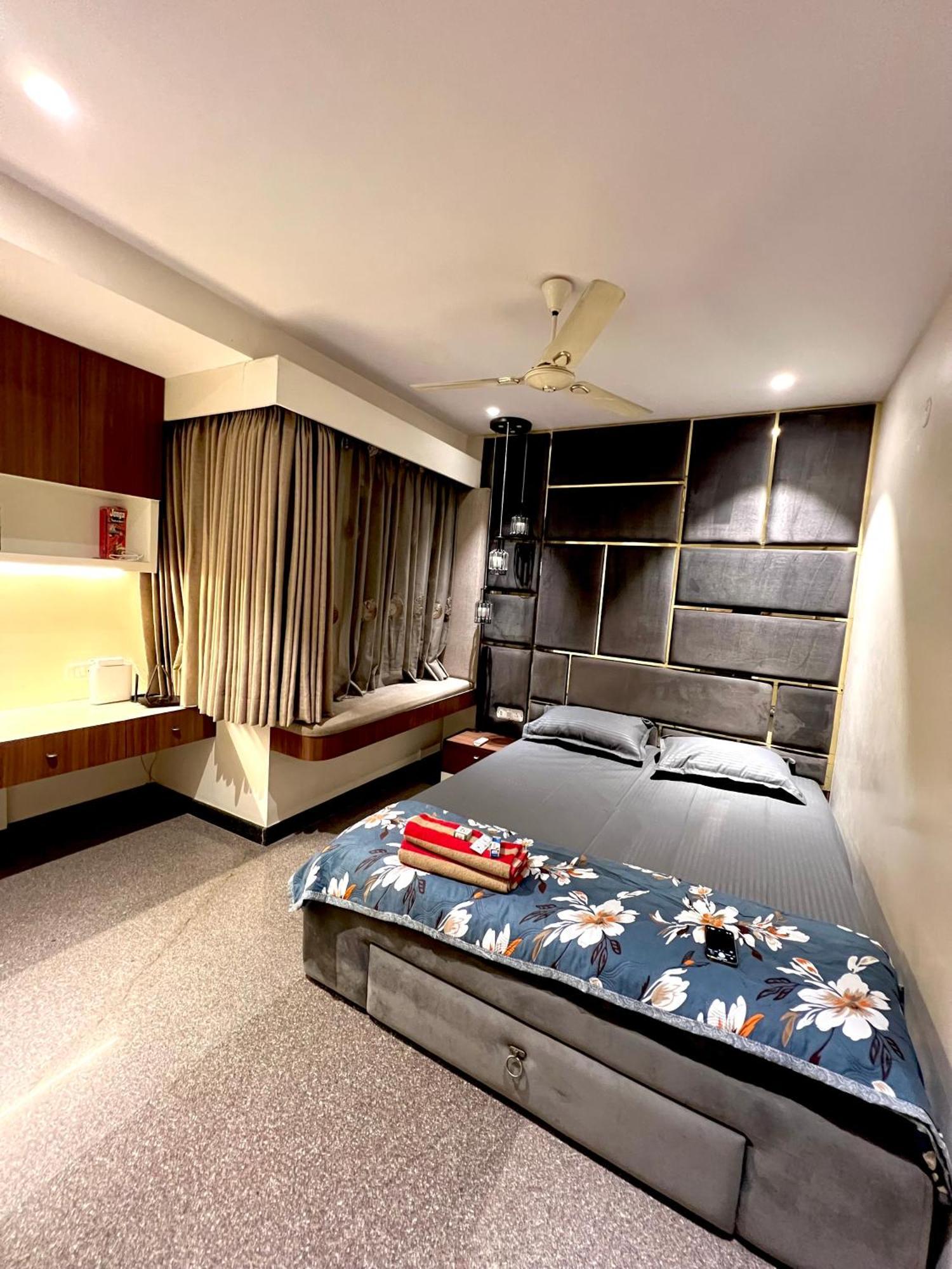 Apartment 4bhk Penthouse In *